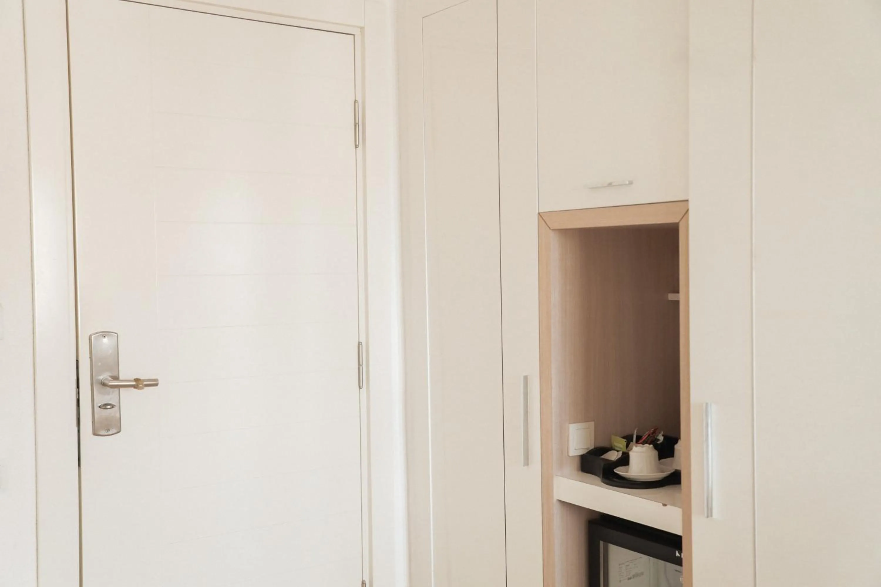 wardrobe in Doc's Hotel Kemer