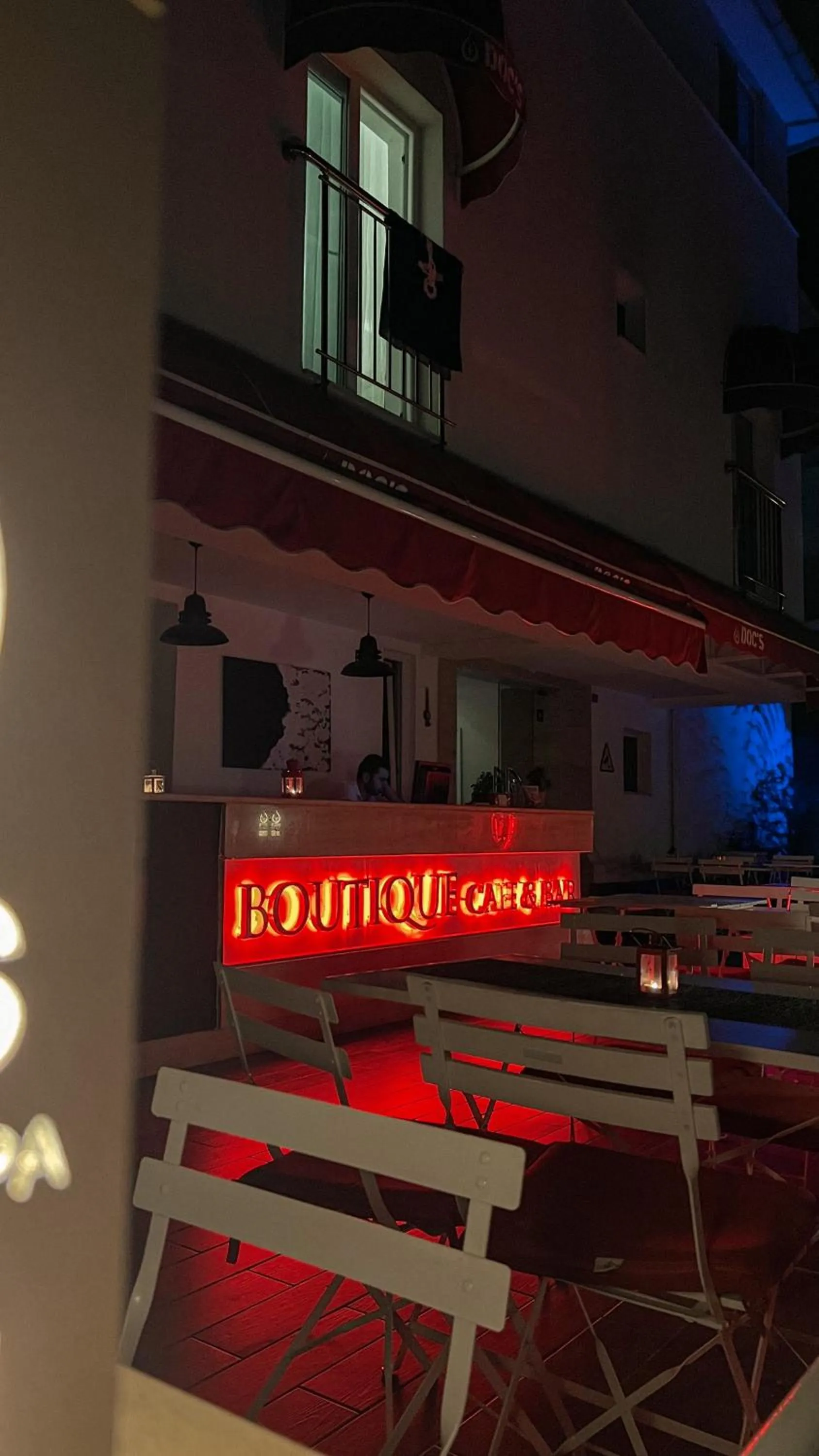 Night in Doc's Hotel Kemer