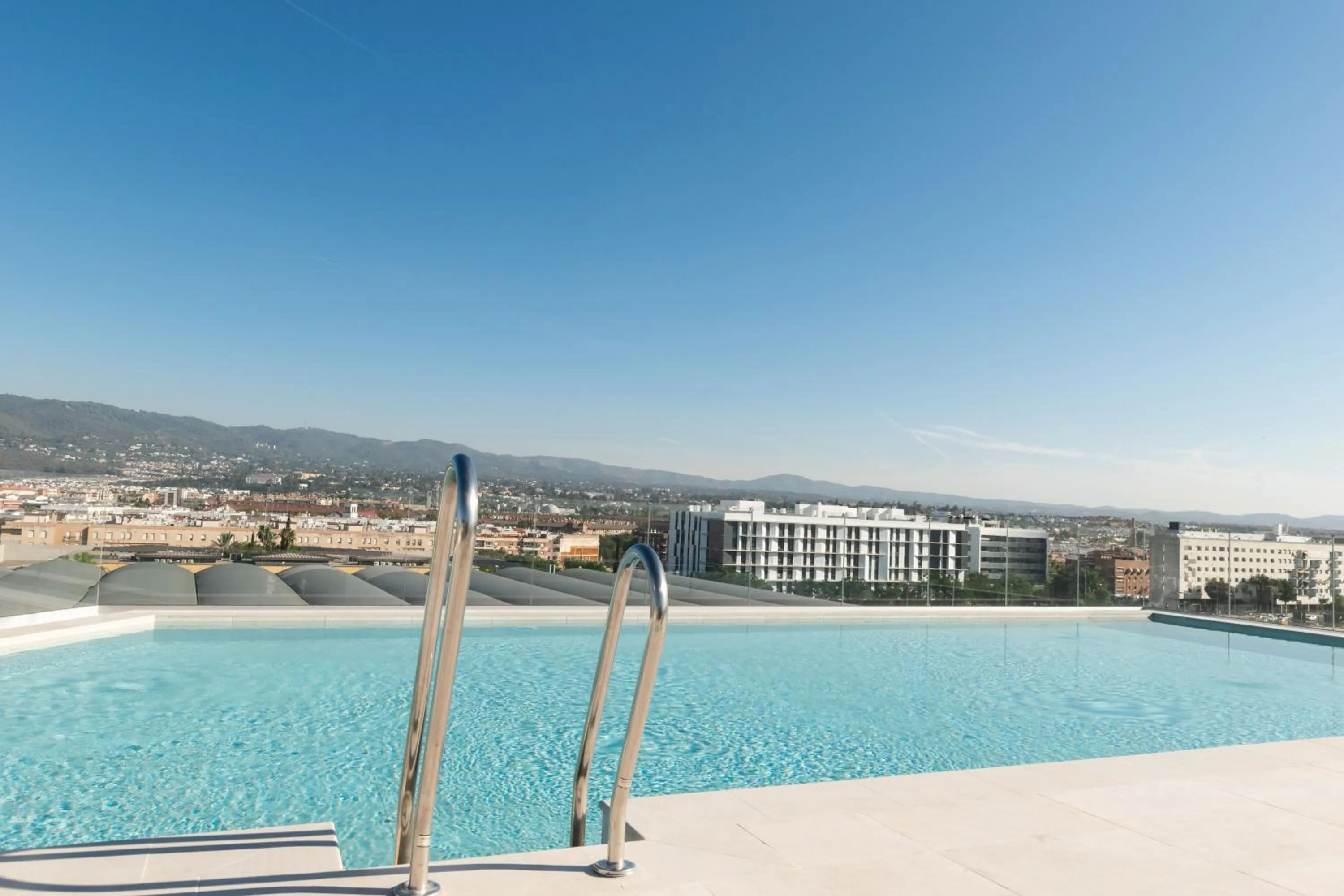 Swimming pool in Hotel Mezquita Center