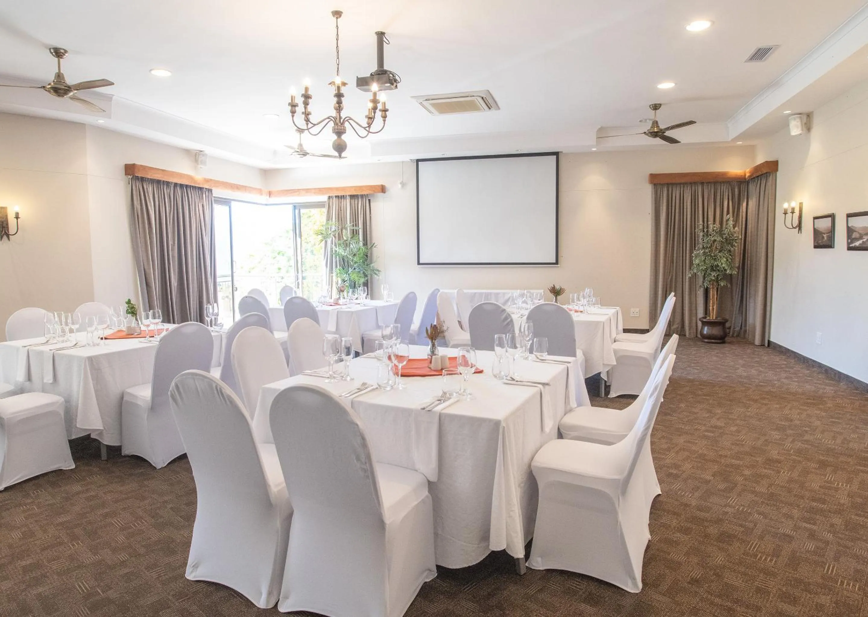 Banquet/Function facilities in Piekenierskloof Mountain Resort by Dream Resorts