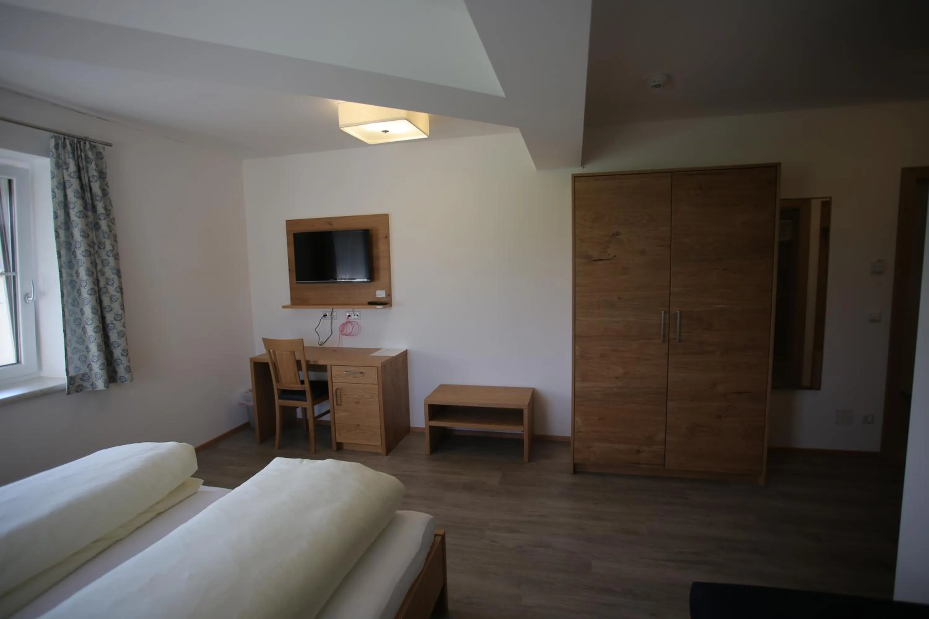 TV and multimedia, Bed in Gästehaus Watschinger