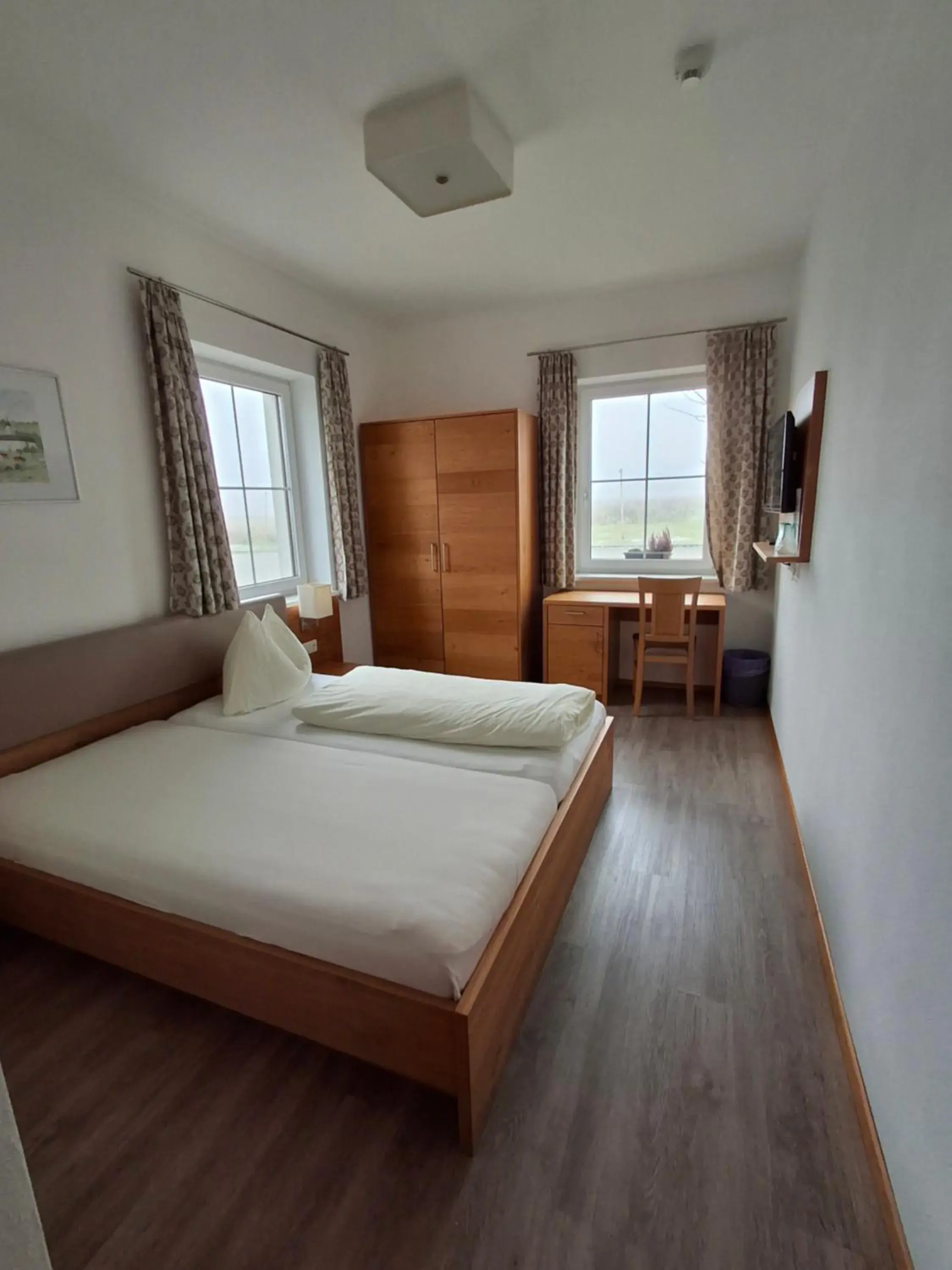 Single Room with Shower in Gästehaus Watschinger Single Room with Shower in Gästehaus Watschinger