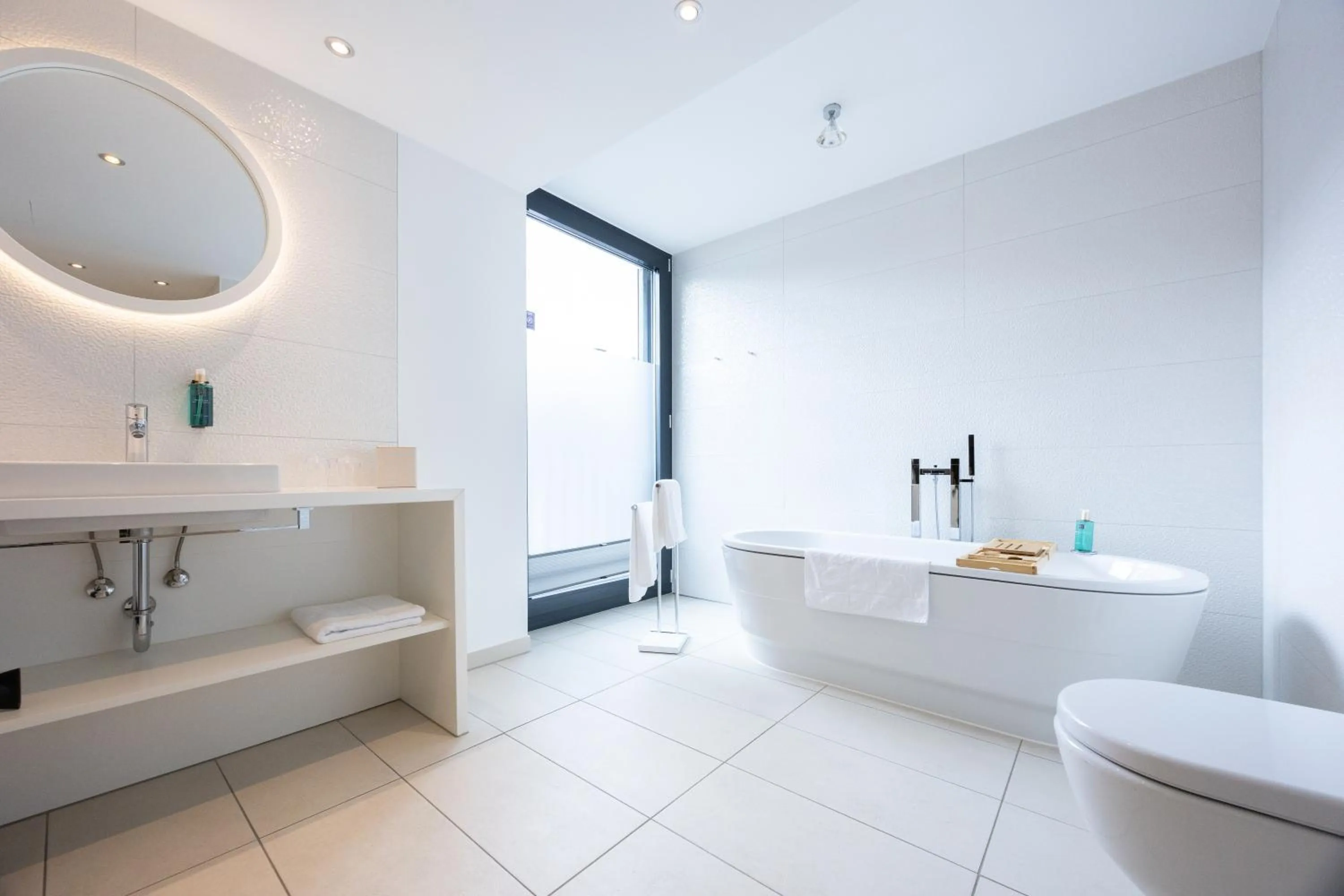 Toilet in Digital Hotel Kronjuwel by BRIGHT Waldkirch - Self Check-in