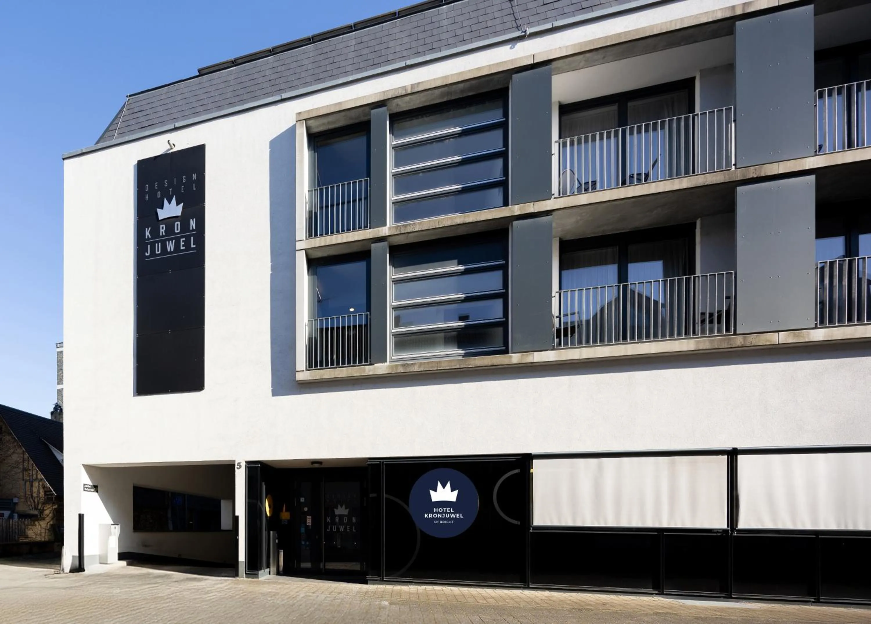 Property building in Digital Hotel Kronjuwel by BRIGHT Waldkirch - Self Check-in