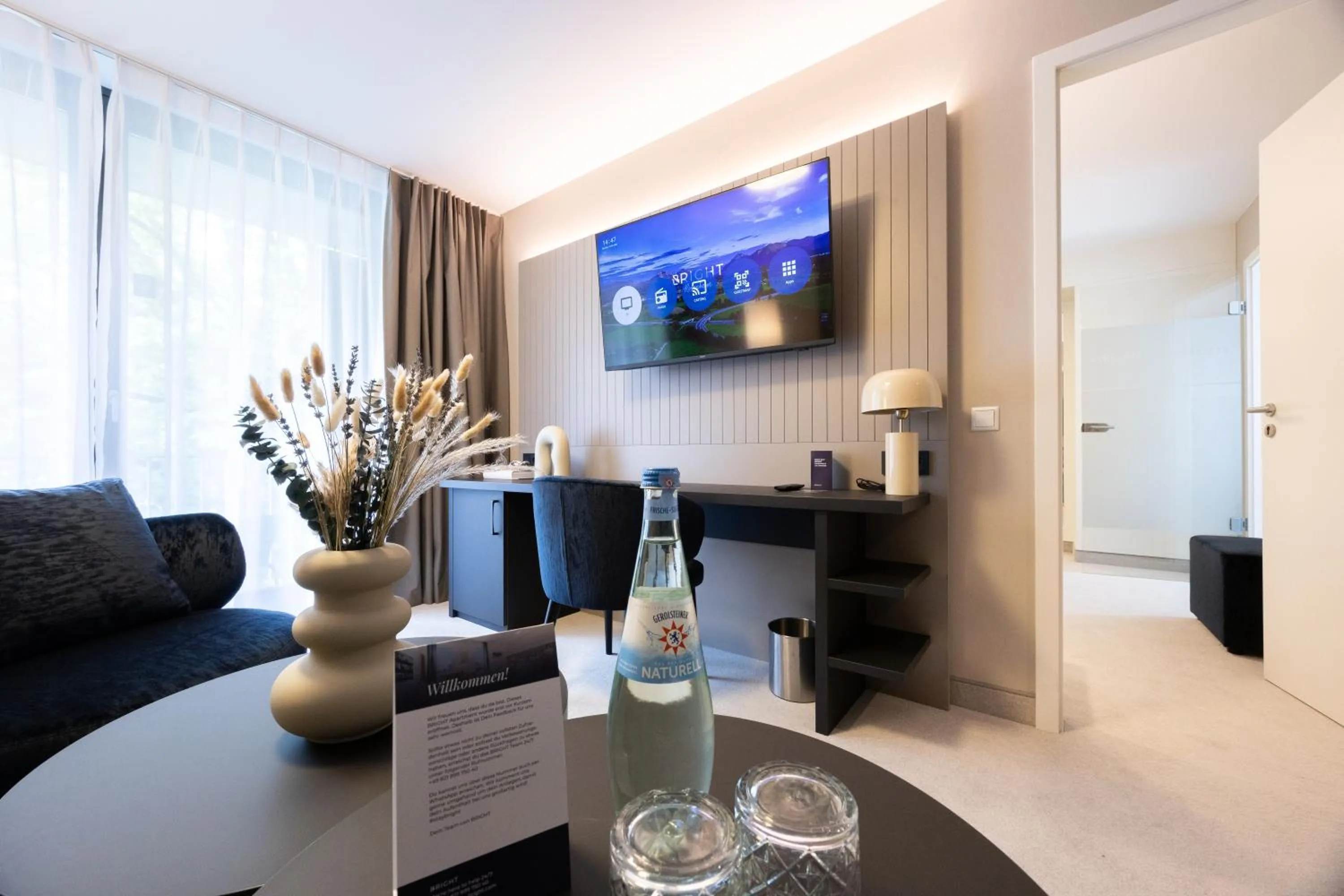 TV and multimedia in Digital Hotel Kronjuwel by BRIGHT Waldkirch - Self Check-in