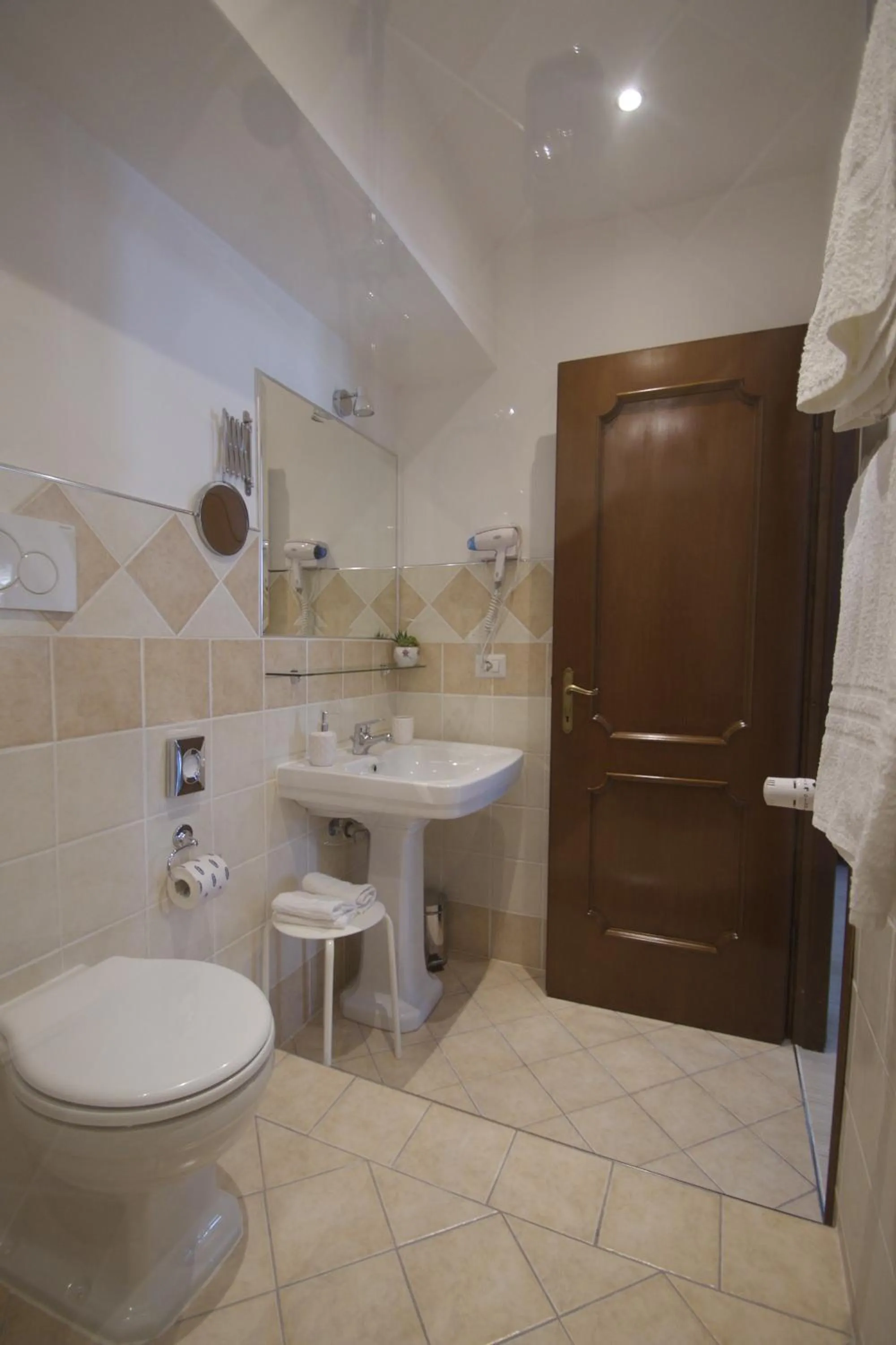 Bathroom in B&B La Perla di Roma