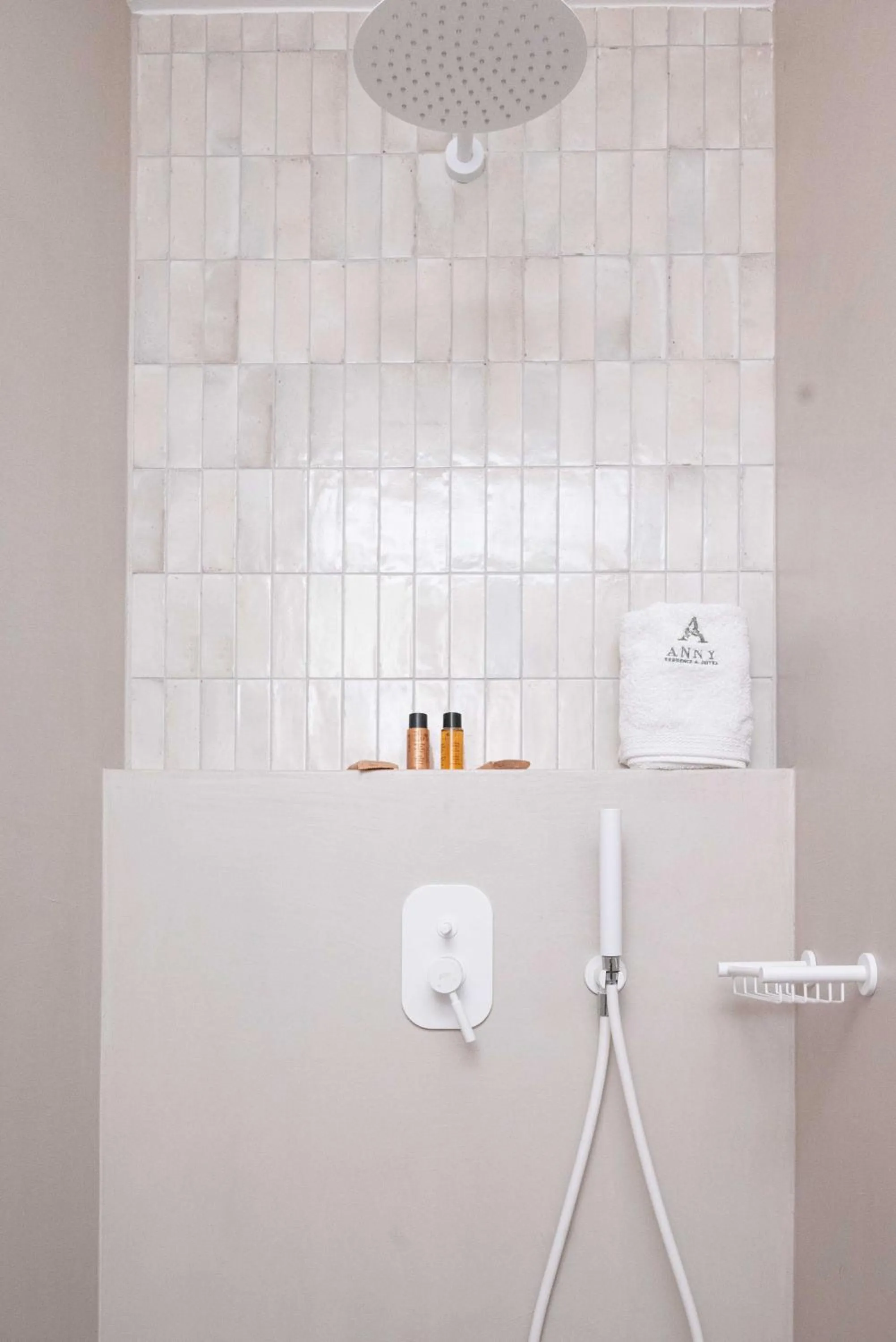 Anny's Residences & Suites