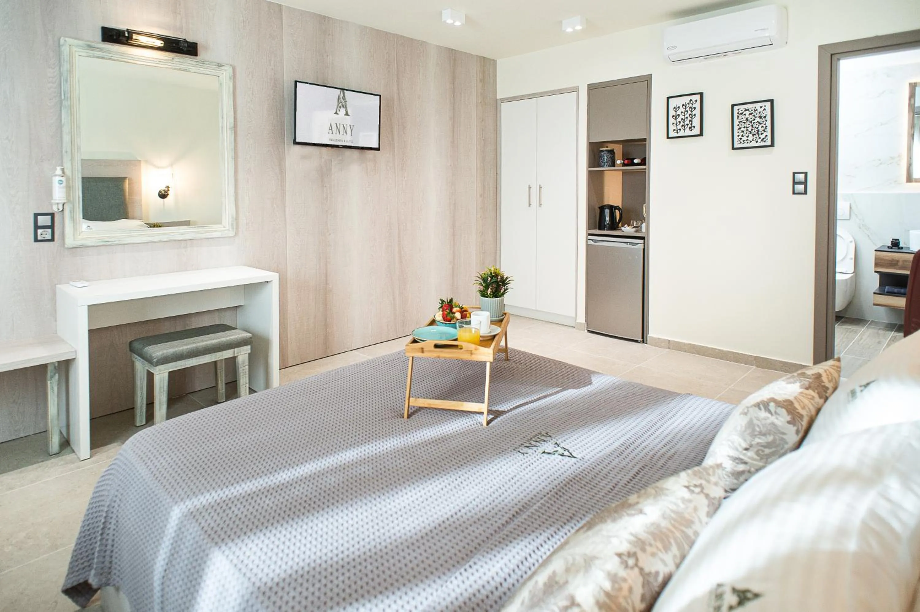 Bed in Anny's Residences & Suites