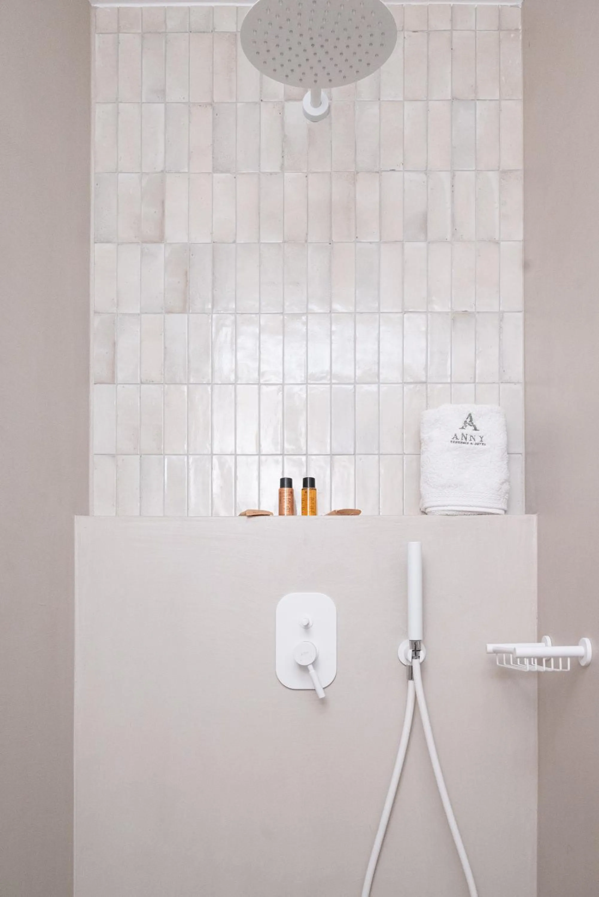 Anny's Residences & Suites