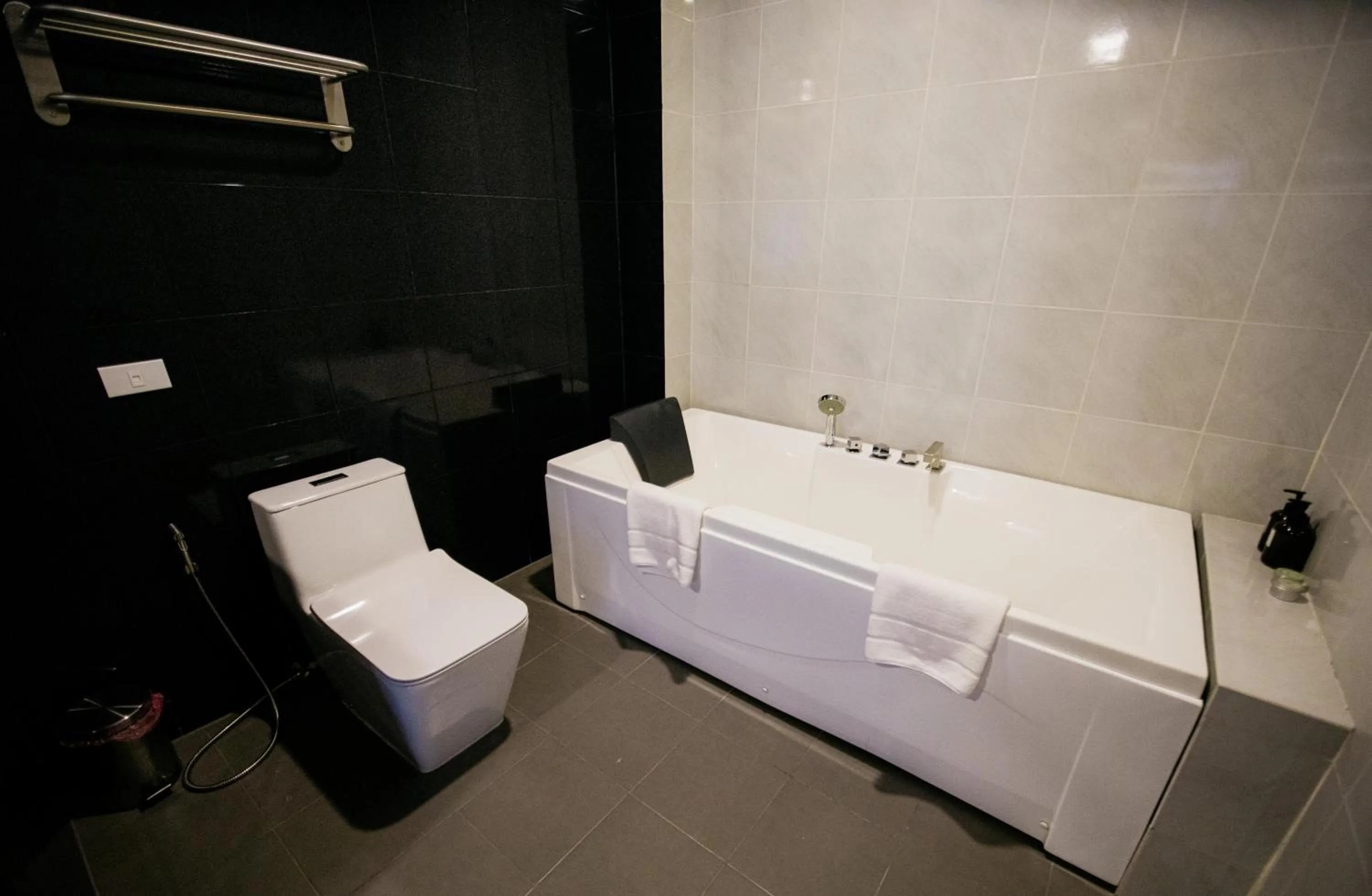 Bedroom in Sisombat Plaza Hotel