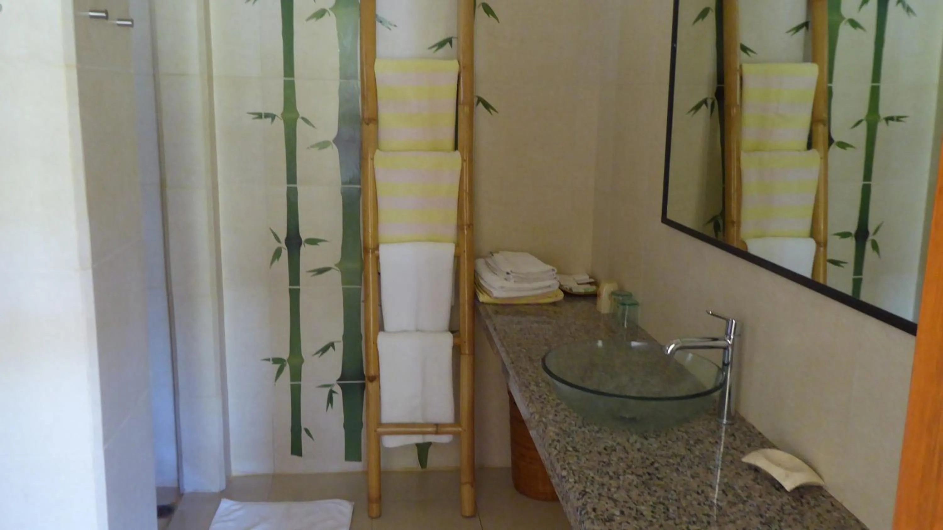 Bathroom in Rumah Kita Villa/hotel