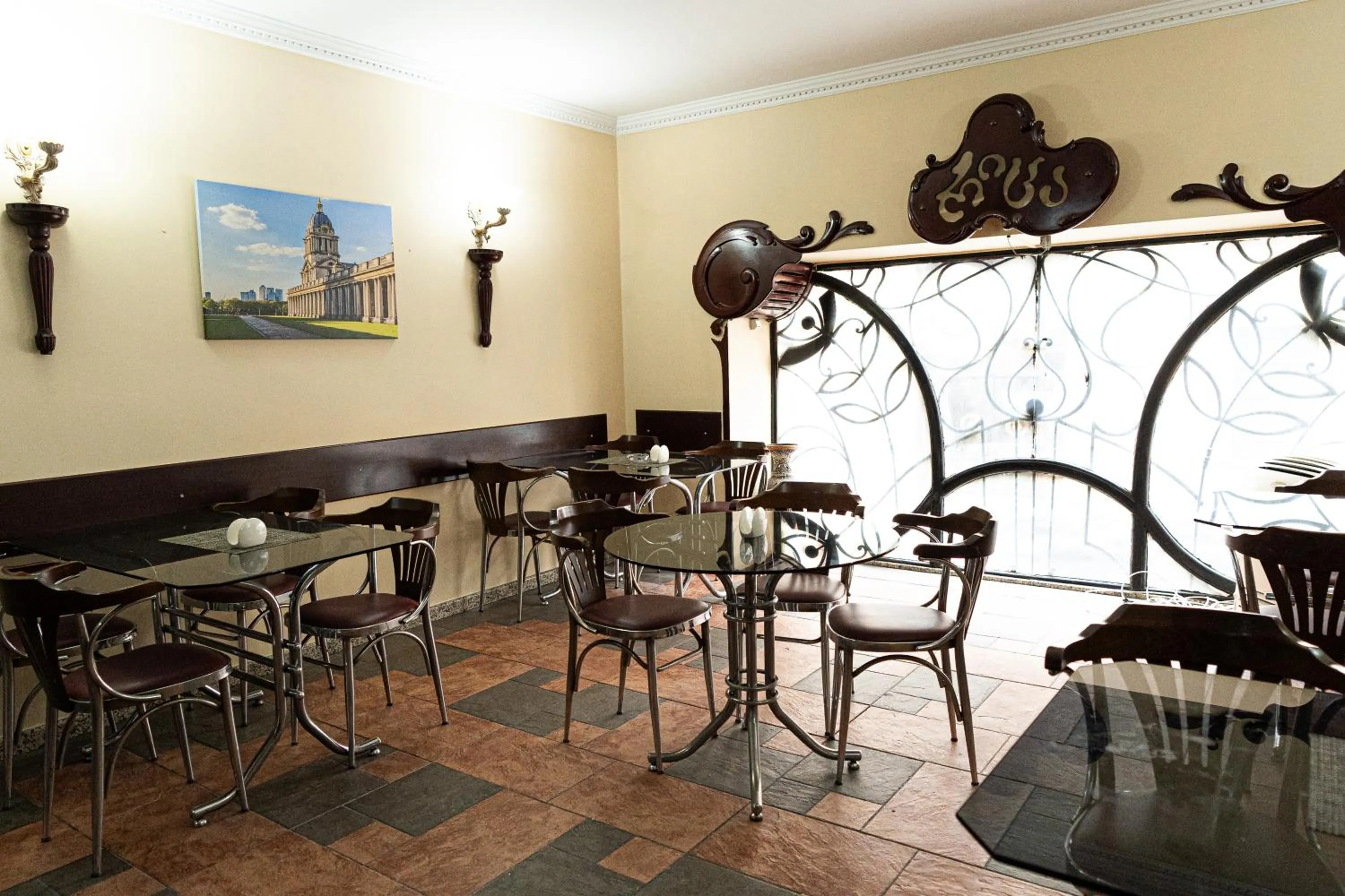 Restaurant/places to eat in Ritsa Boutique Hotel