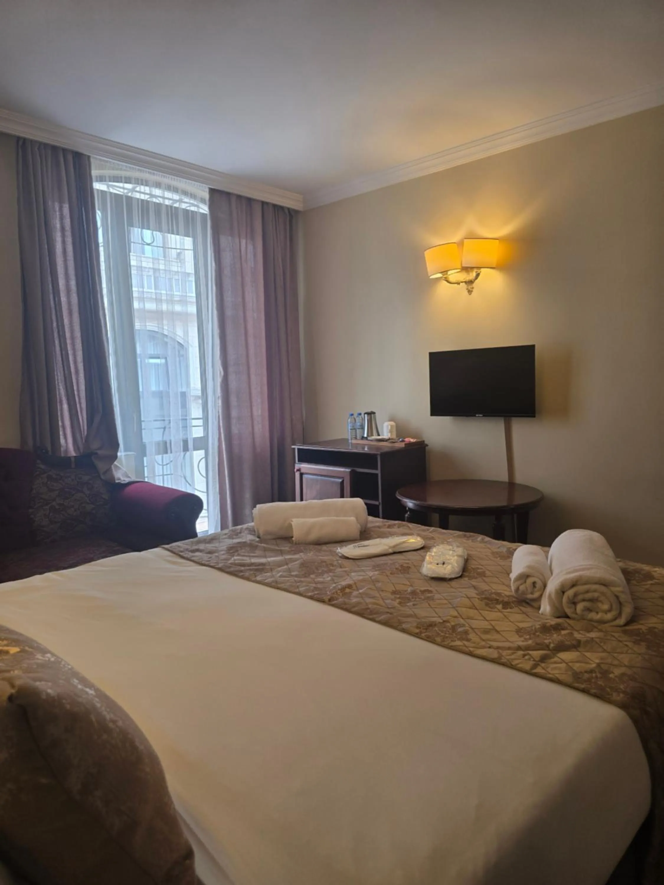 TV and multimedia, Bed in Ritsa Boutique Hotel