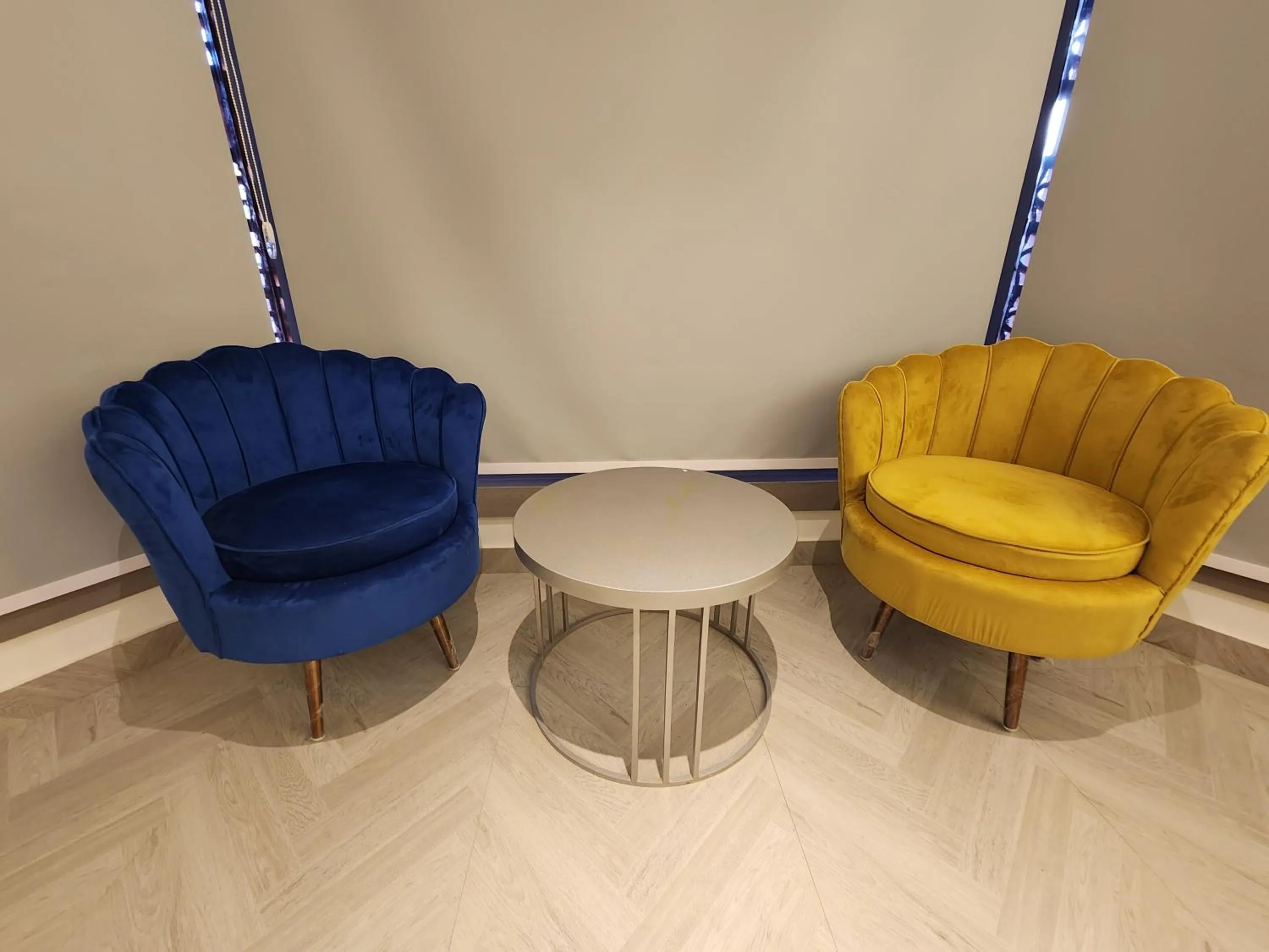 Seating area in Square 9 Inn - A Boutique Hotel