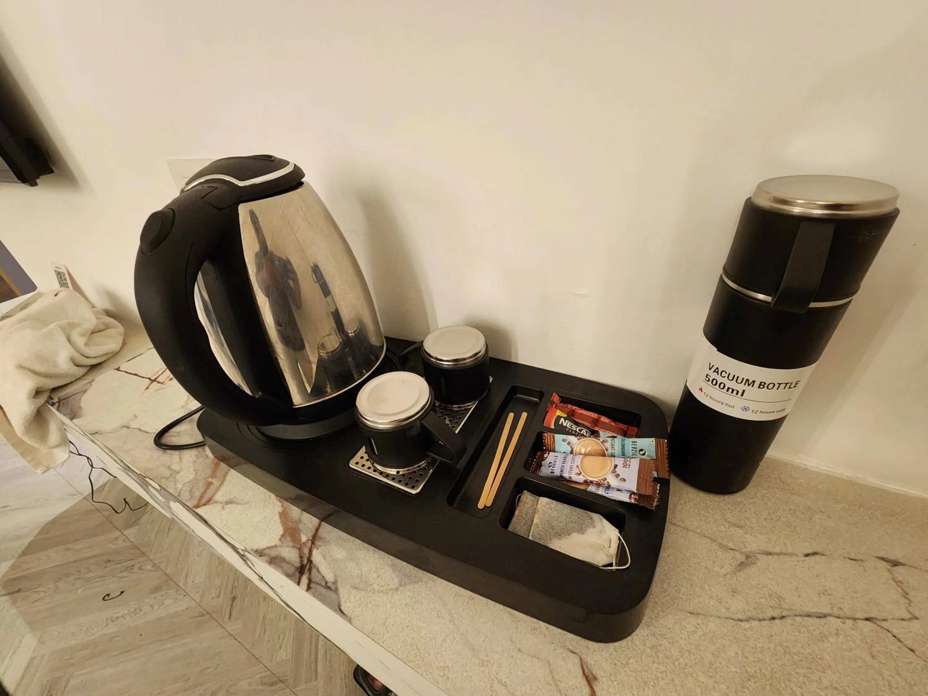 Coffee/tea facilities in Square 9 Inn - A Boutique Hotel