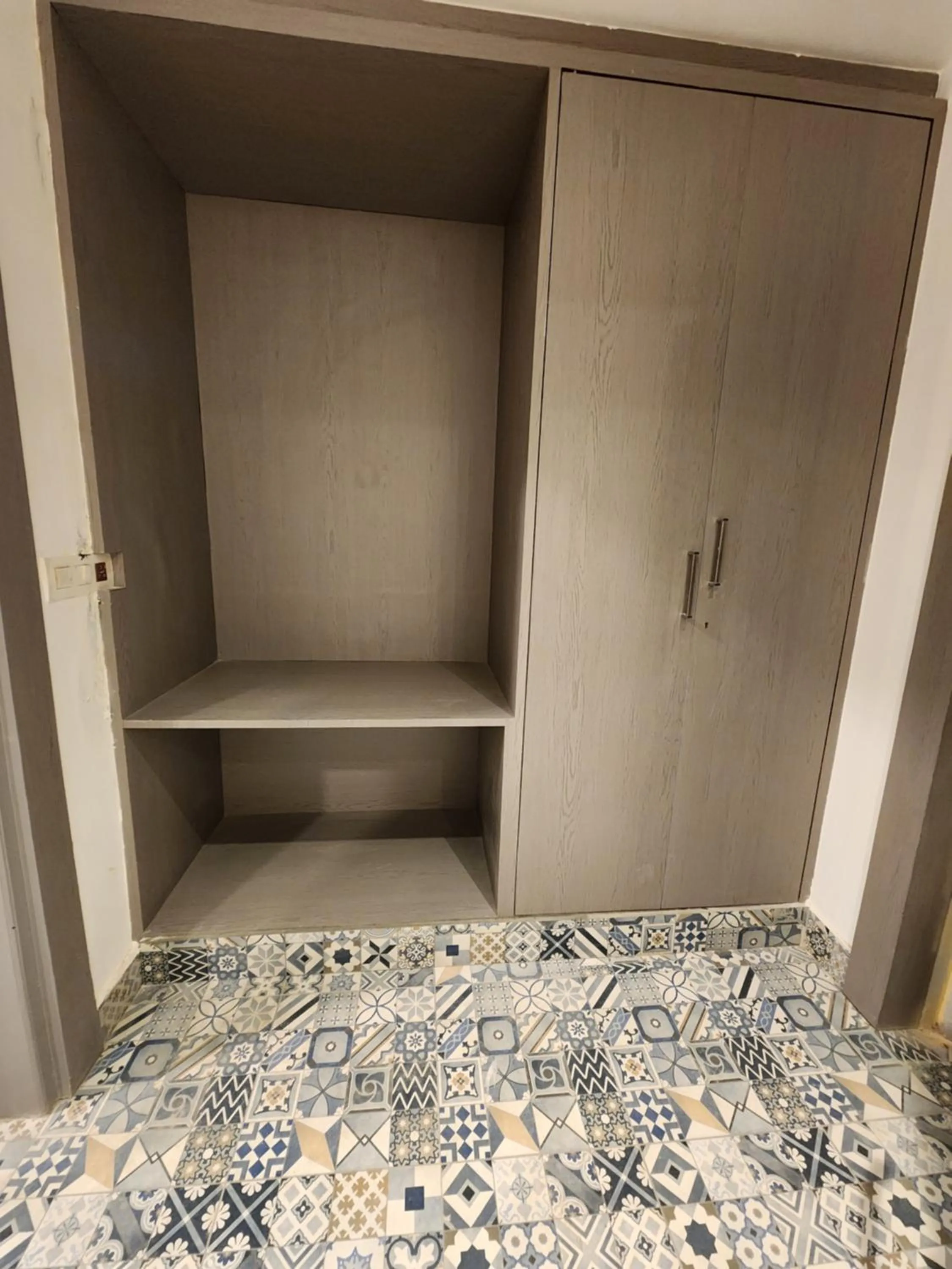 wardrobe in Square 9 Inn - A Boutique Hotel