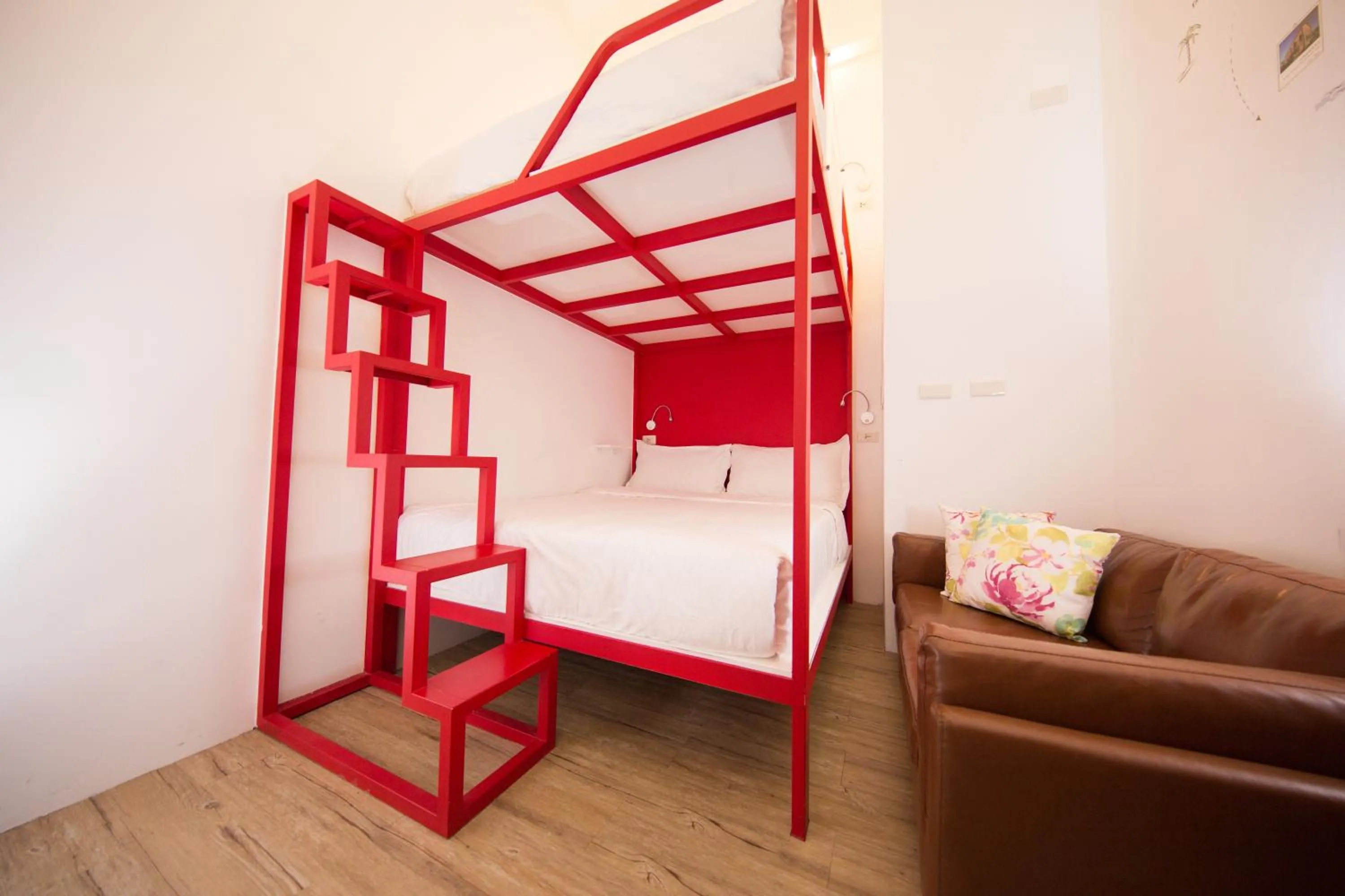 Bedroom, Bed in SleepBox Hostel