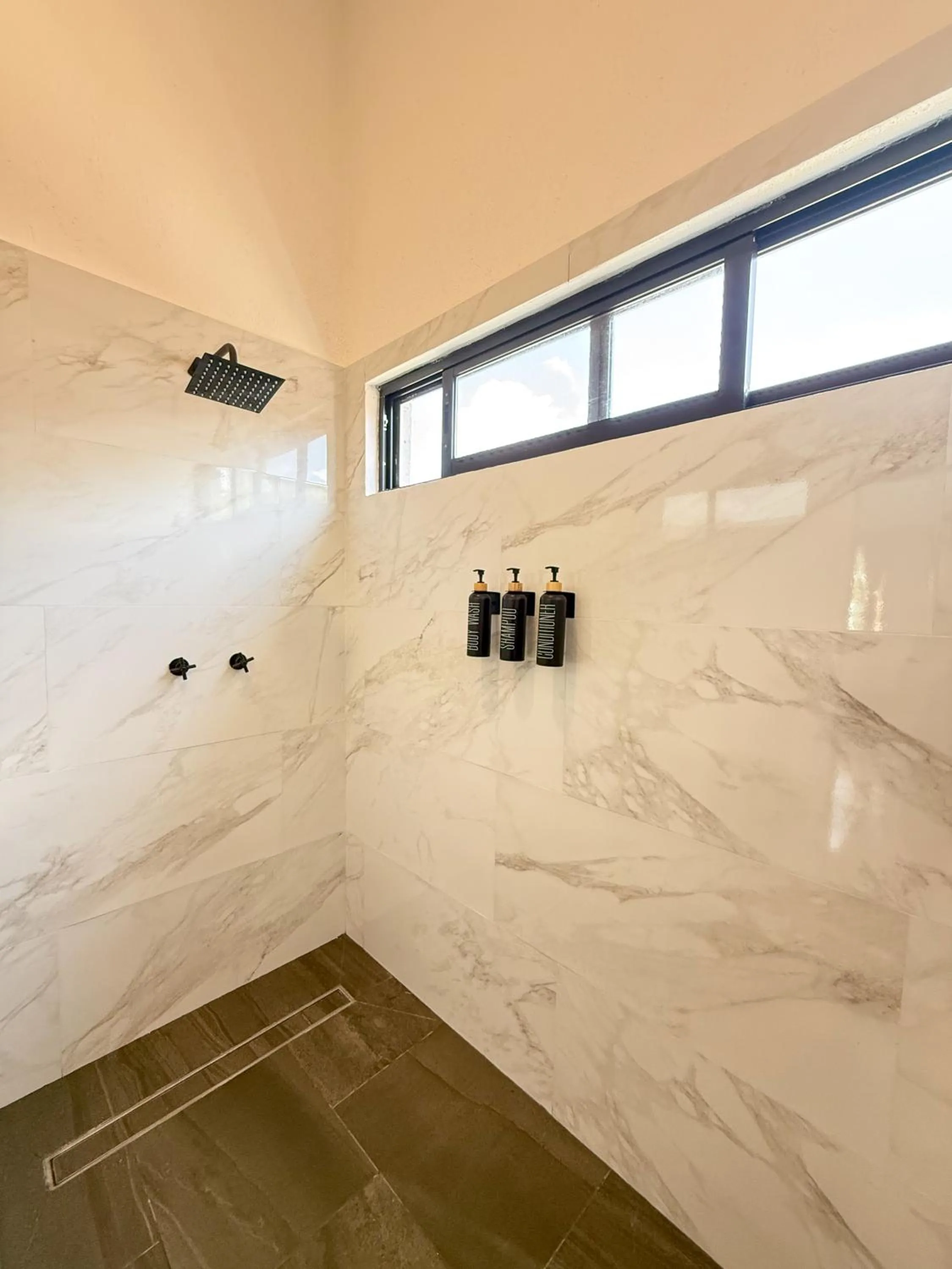 Shower in Hotel Solana Bacalar Lakefront