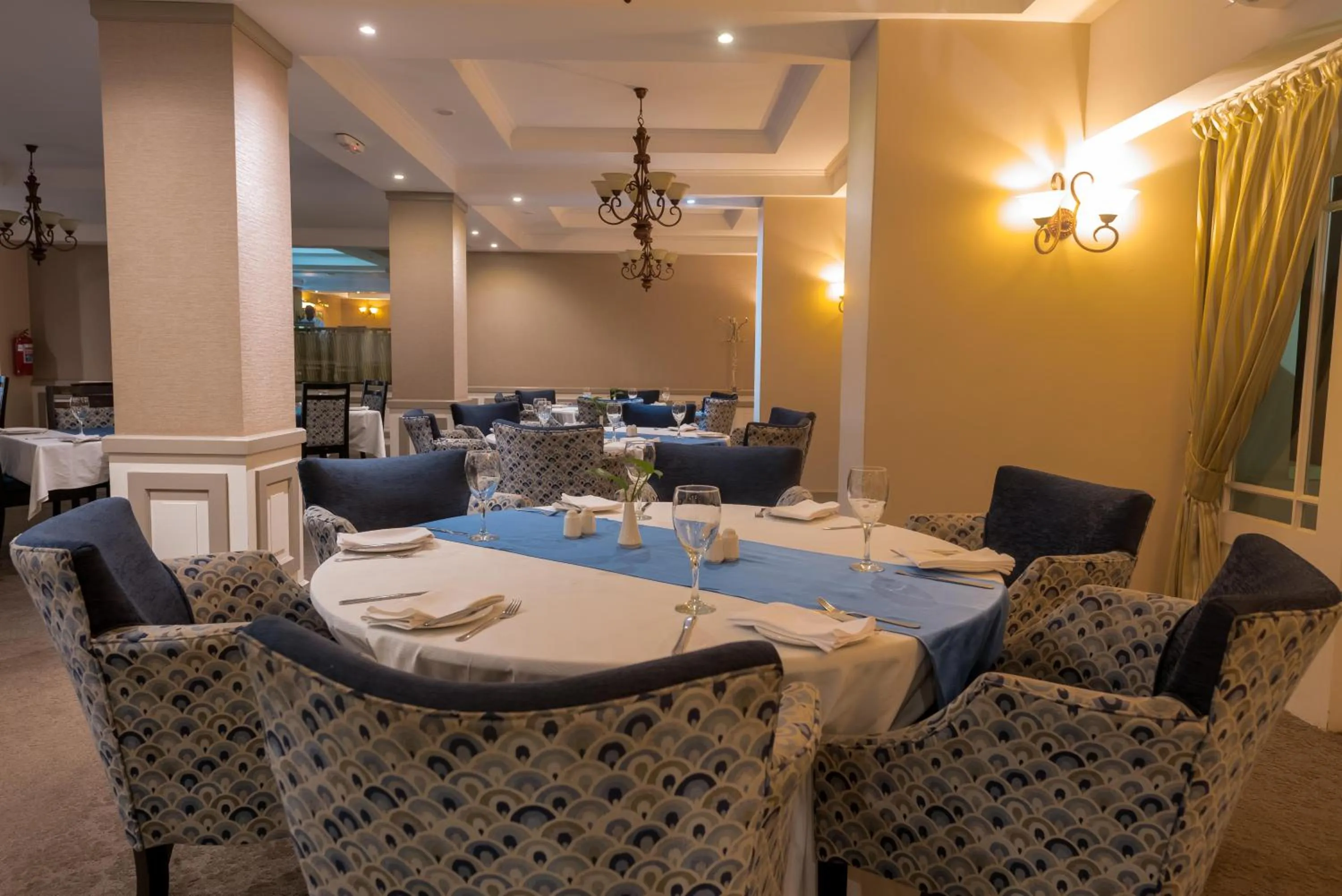 Restaurant/places to eat in Sunbird Capital