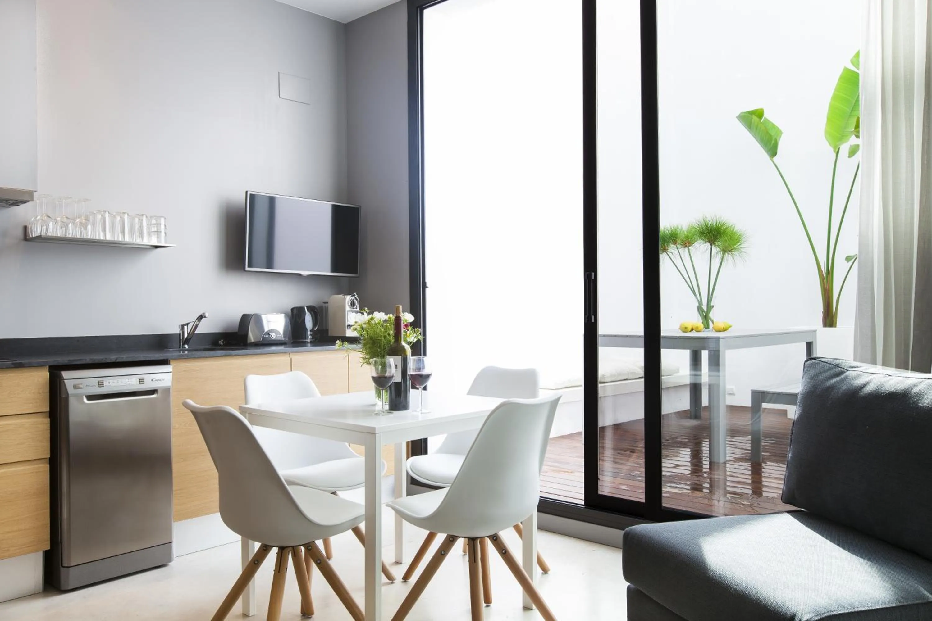 Balcony/Terrace in Kare No Apartments by Sitges Group