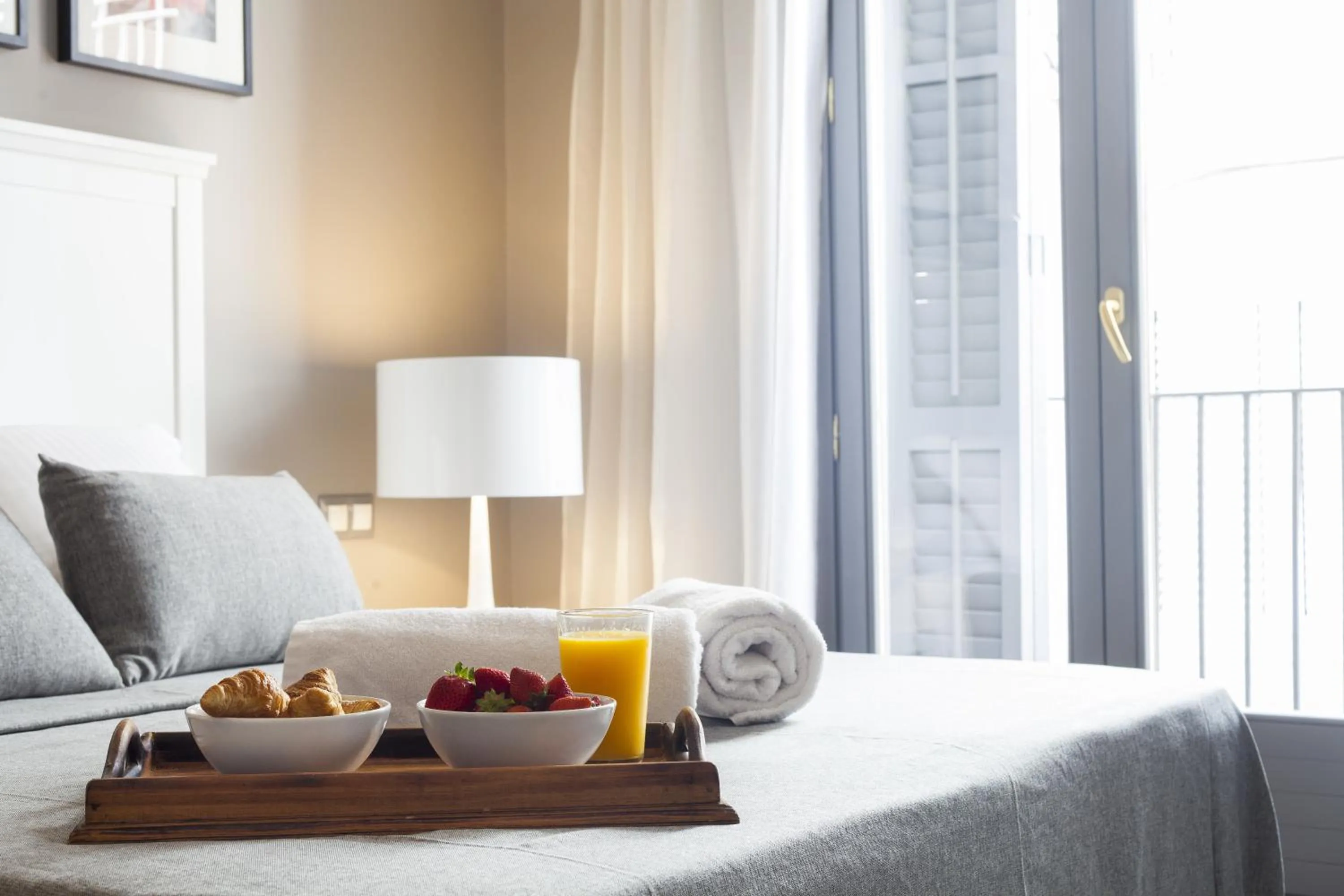 Bed in Kare No Apartments by Sitges Group