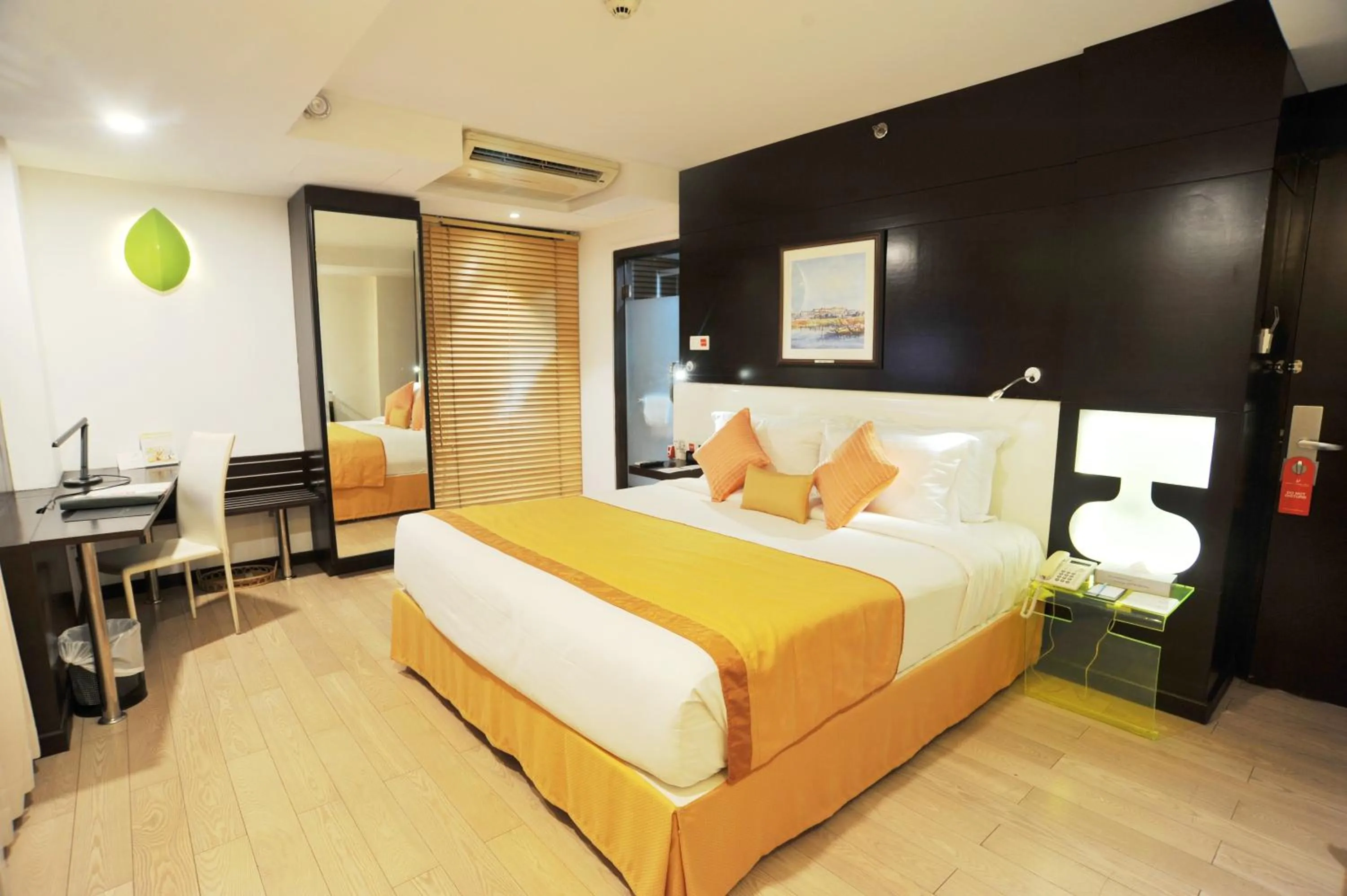 Photo of the whole room, Bed in Platinum Residence