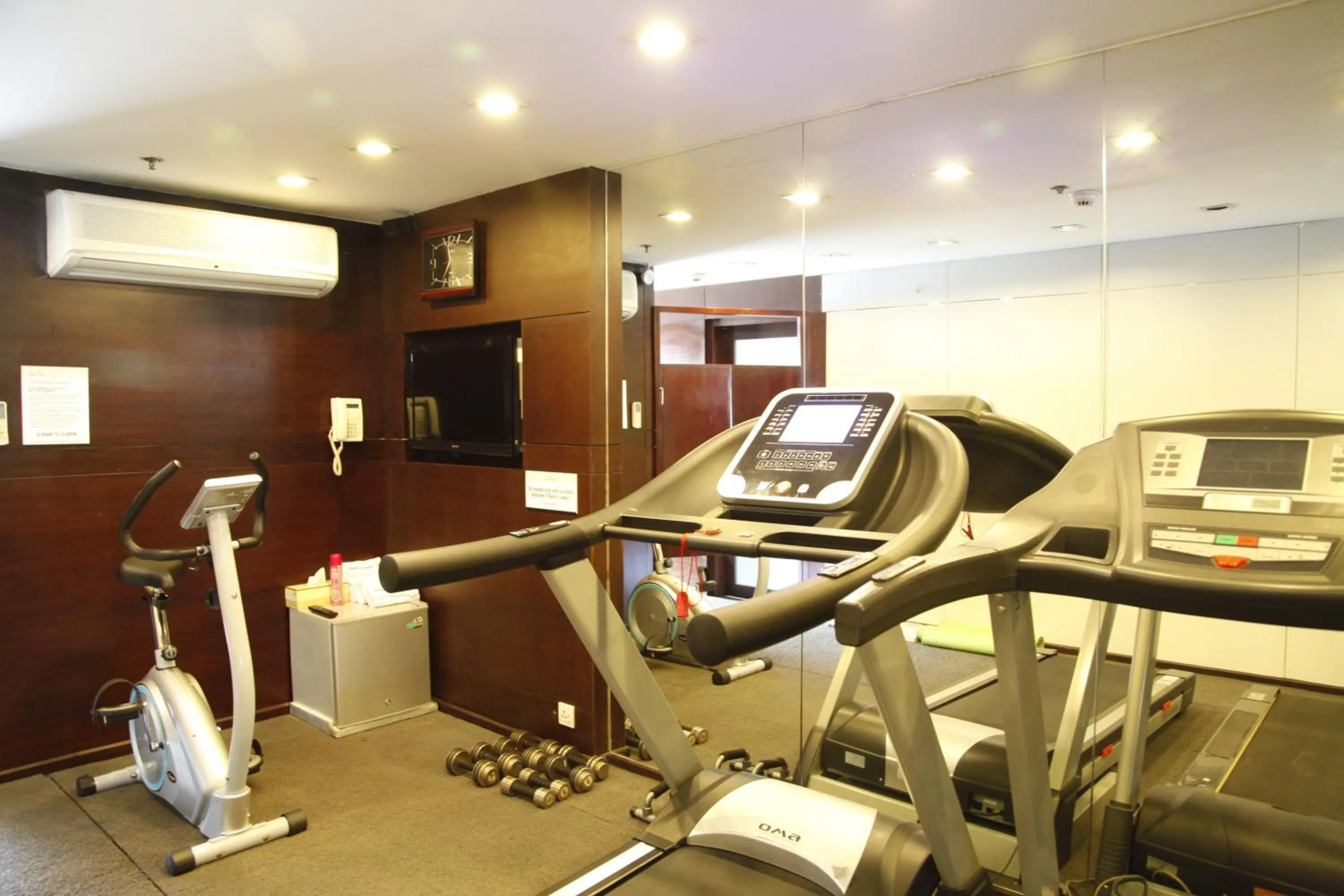 Fitness centre/facilities in Platinum Residence