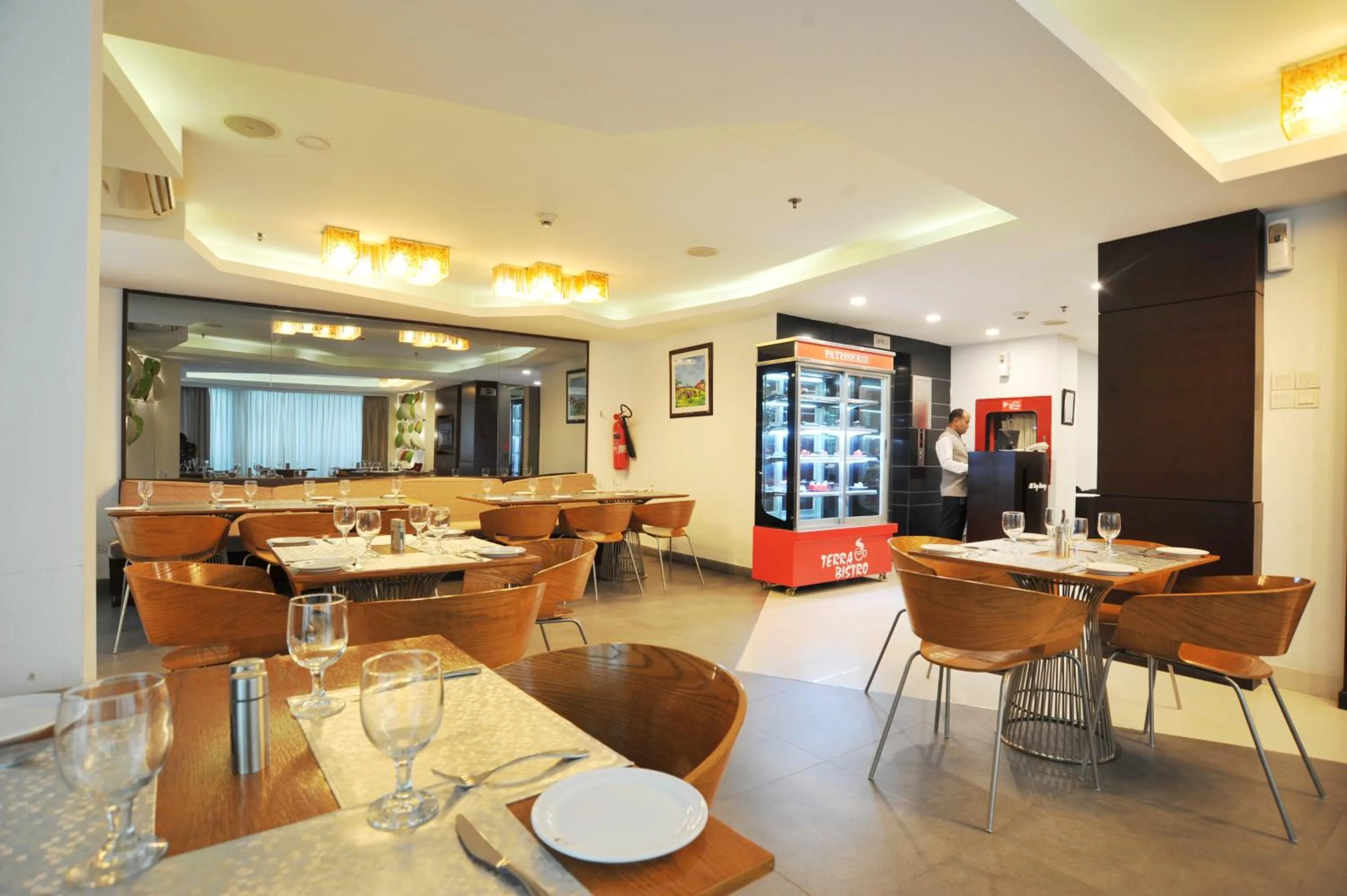 Restaurant/places to eat in Platinum Residence