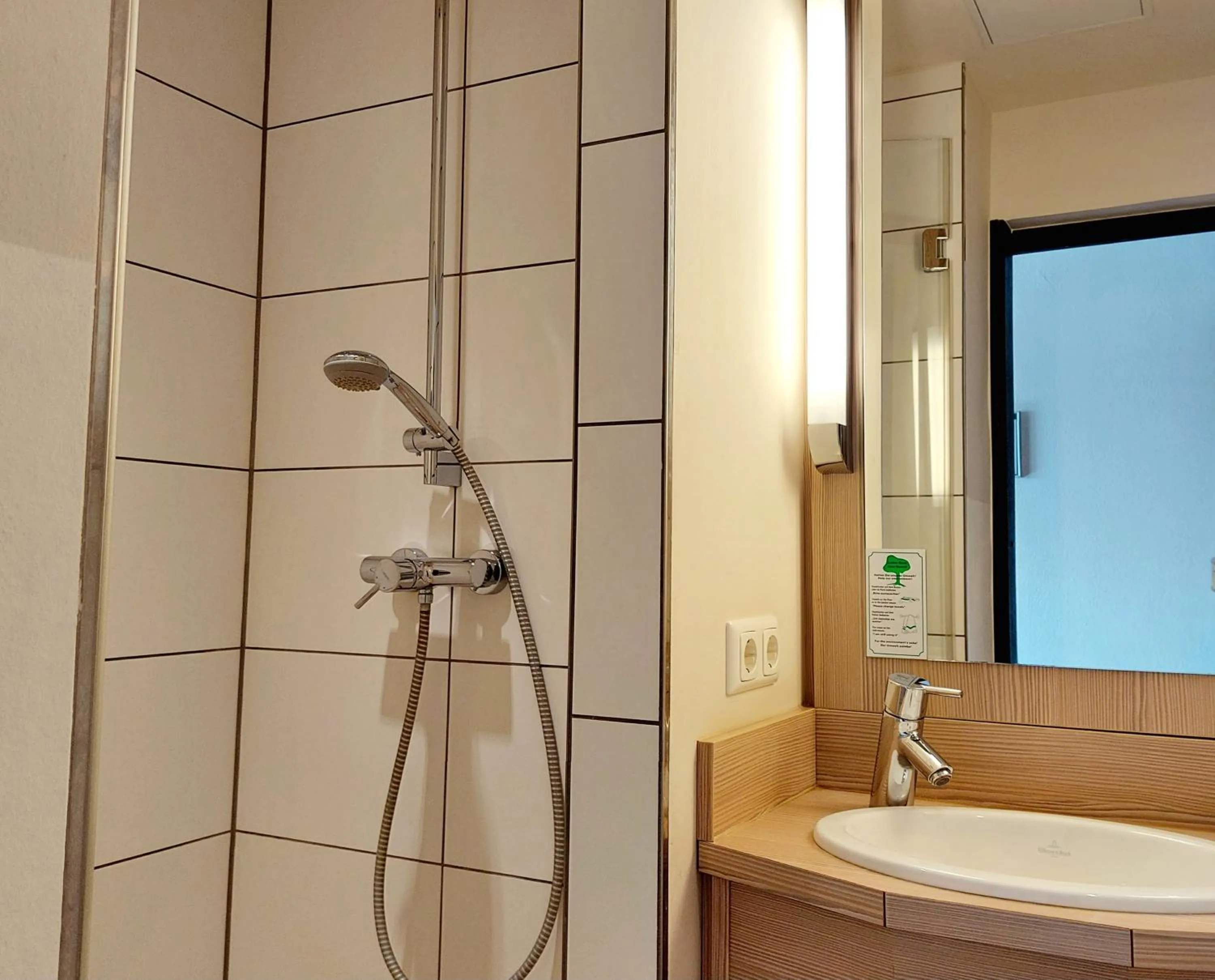 Bathroom in Heinrich Pesch Hotel