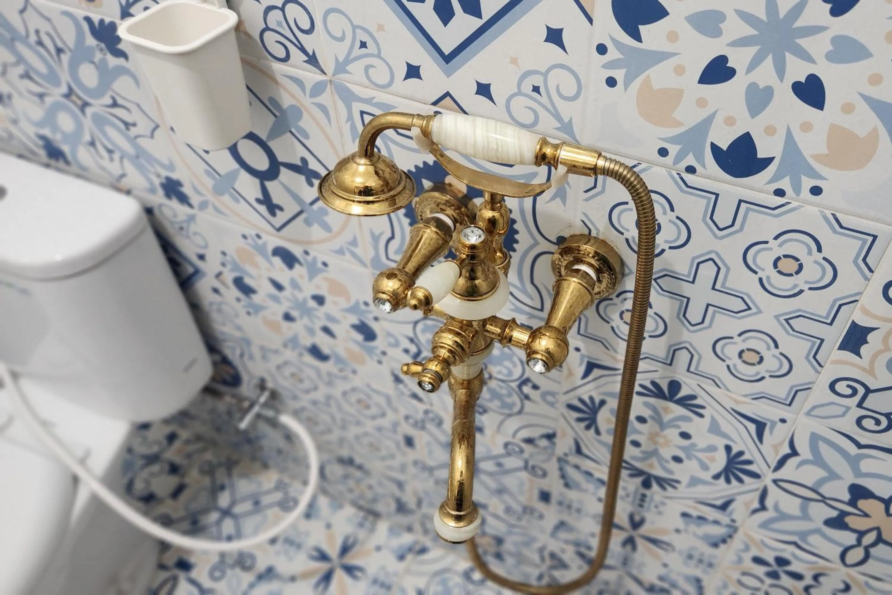 Bathroom in RedDoorz near Stasiun Sragen