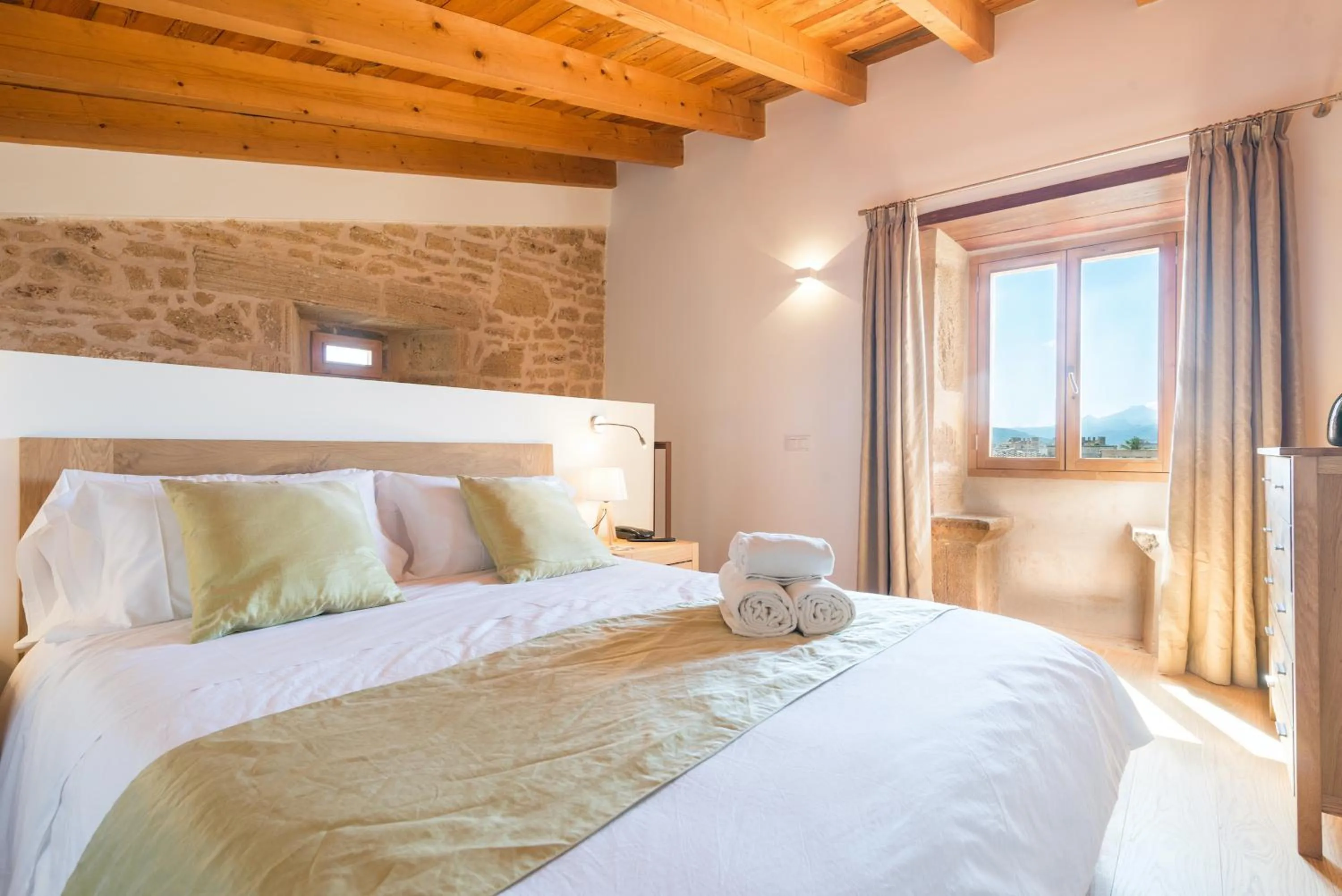 Decorative detail, Bed in Bordoy Mostatxins - Hotel Boutique Adults Only