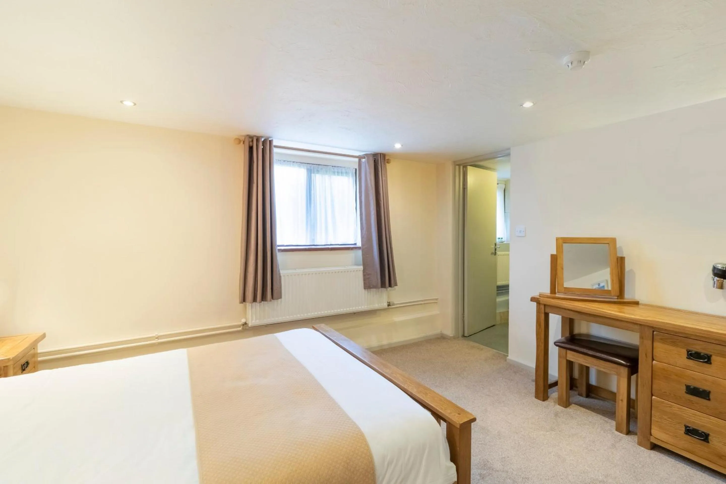Bedroom in OYO Elm Farm Country House, Norwich Airport