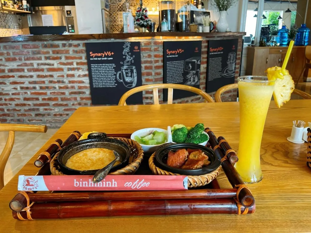 Restaurant/places to eat in Sen Trang Hotel