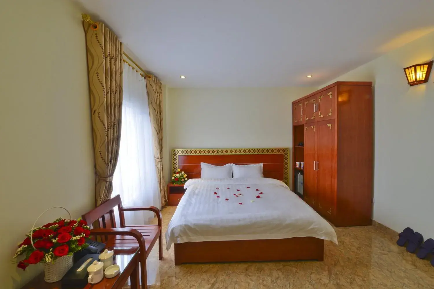 Deluxe Double Room in Sen Trang Hotel Deluxe Double Room in Sen Trang Hotel