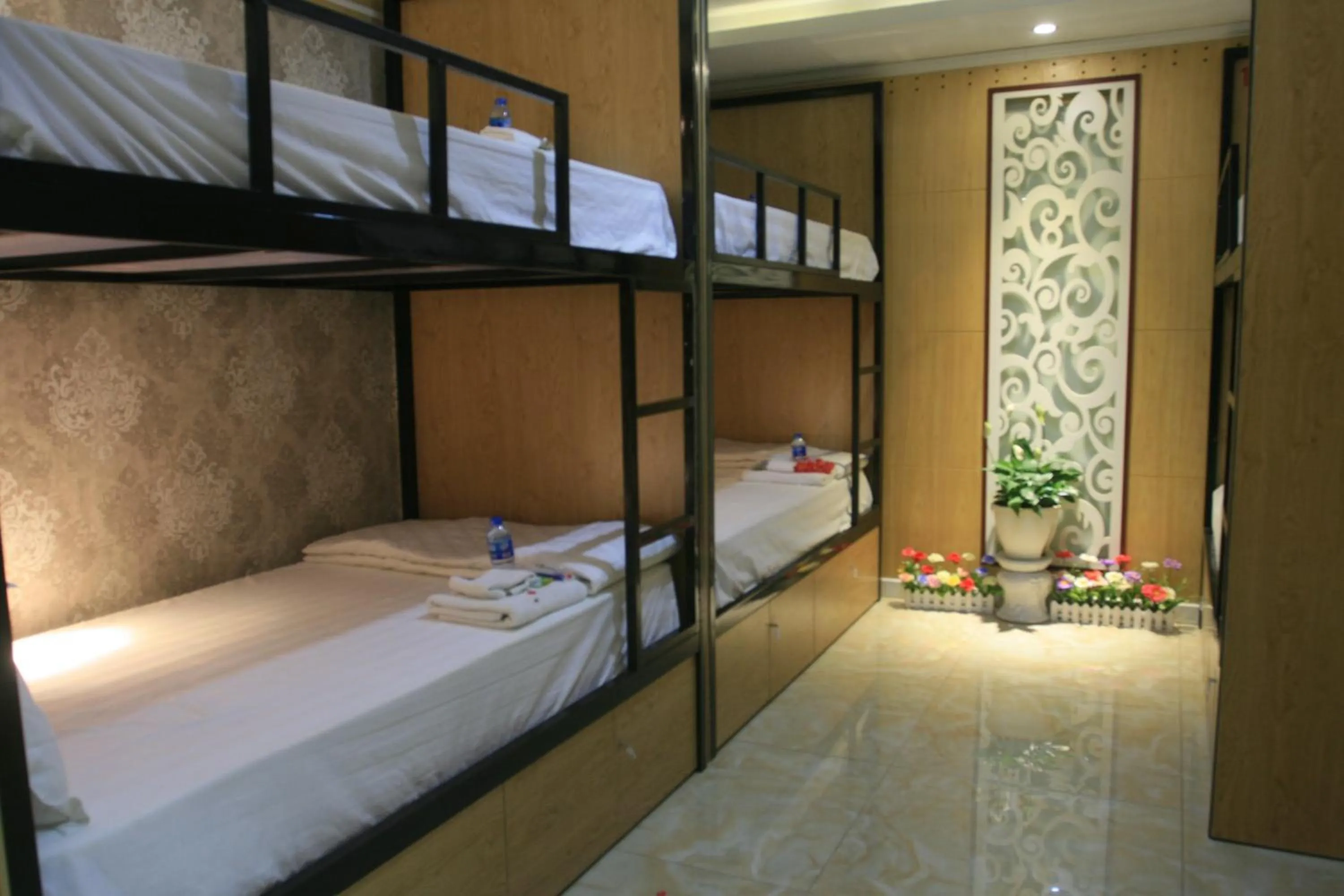 bunk bed, Bed in Sen Trang Hotel