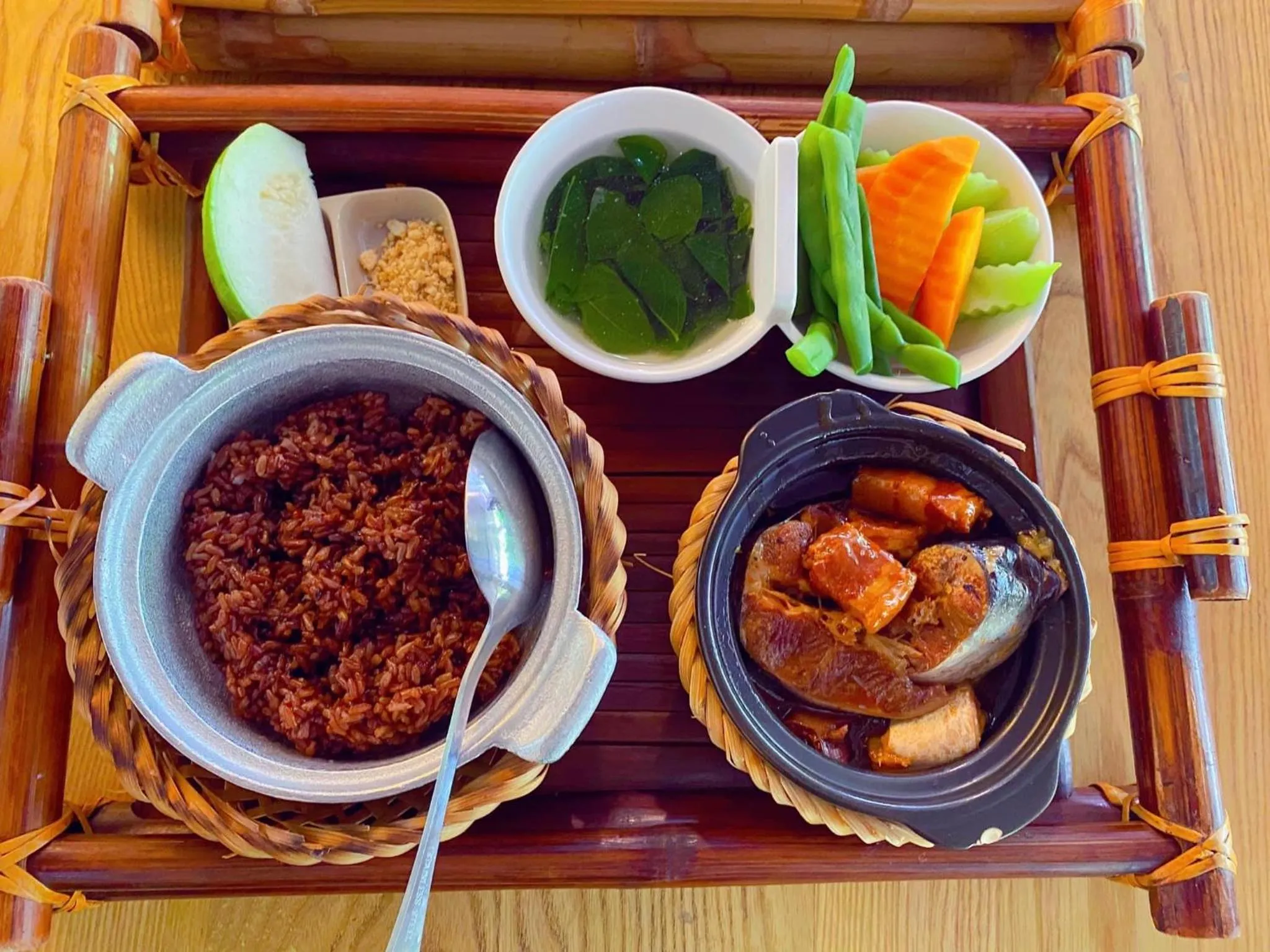 Restaurant/places to eat in Sen Trang Hotel