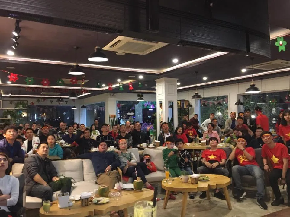 Evening entertainment in Sen Trang Hotel