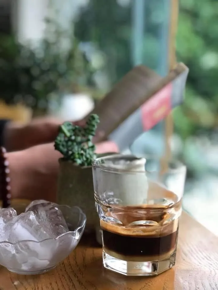 Restaurant/places to eat in Sen Trang Hotel