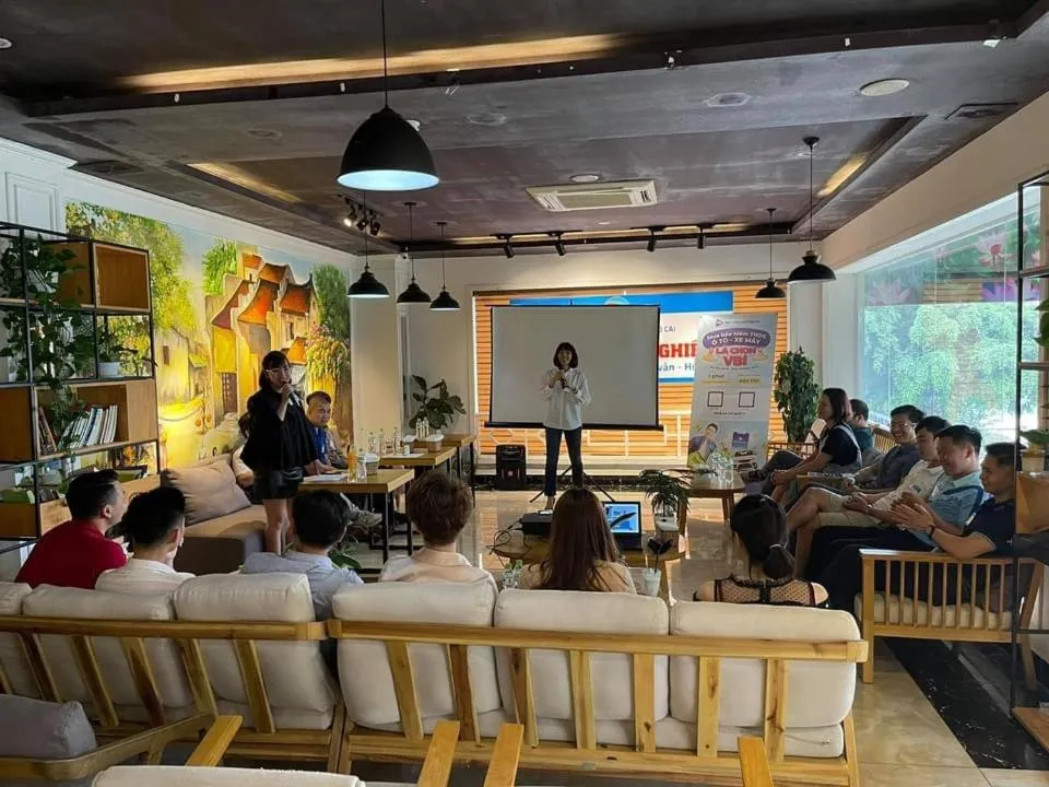 Restaurant/places to eat in Sen Trang Hotel