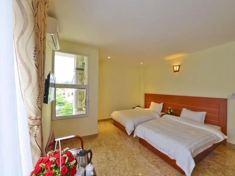 Bed in Sen Trang Hotel