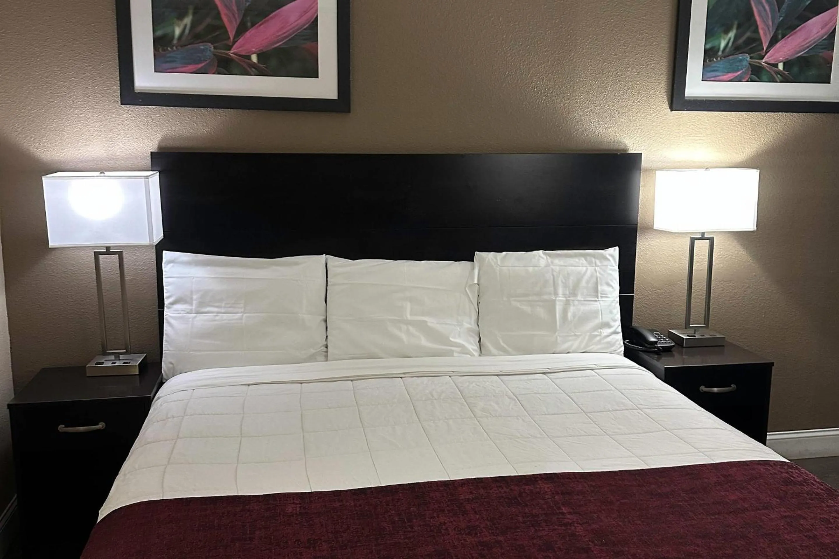 Bedroom, Bed in Rodeway Inn Bushnell