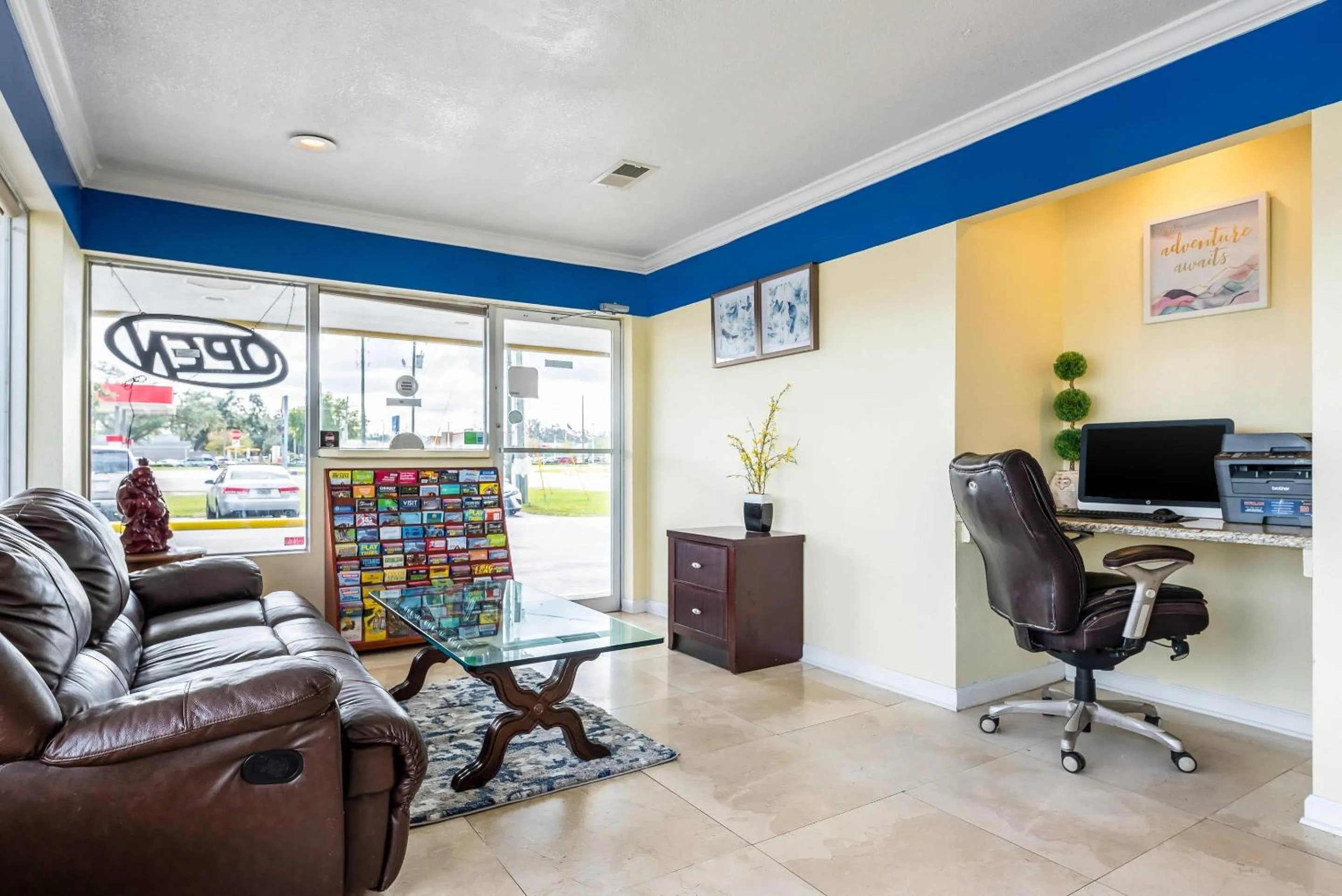 Lobby or reception in Rodeway Inn Bushnell