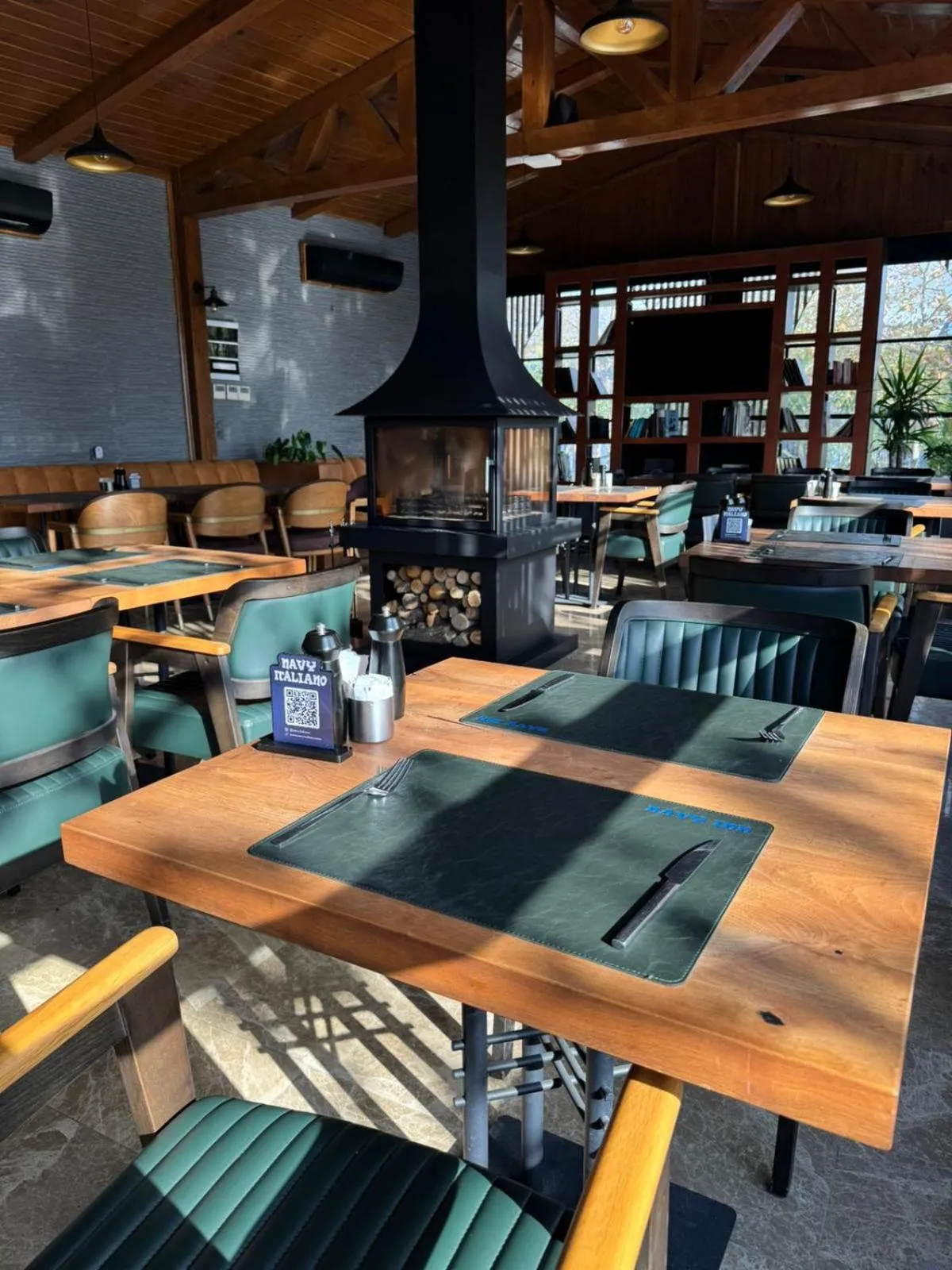 Navy Inn & Bungalows