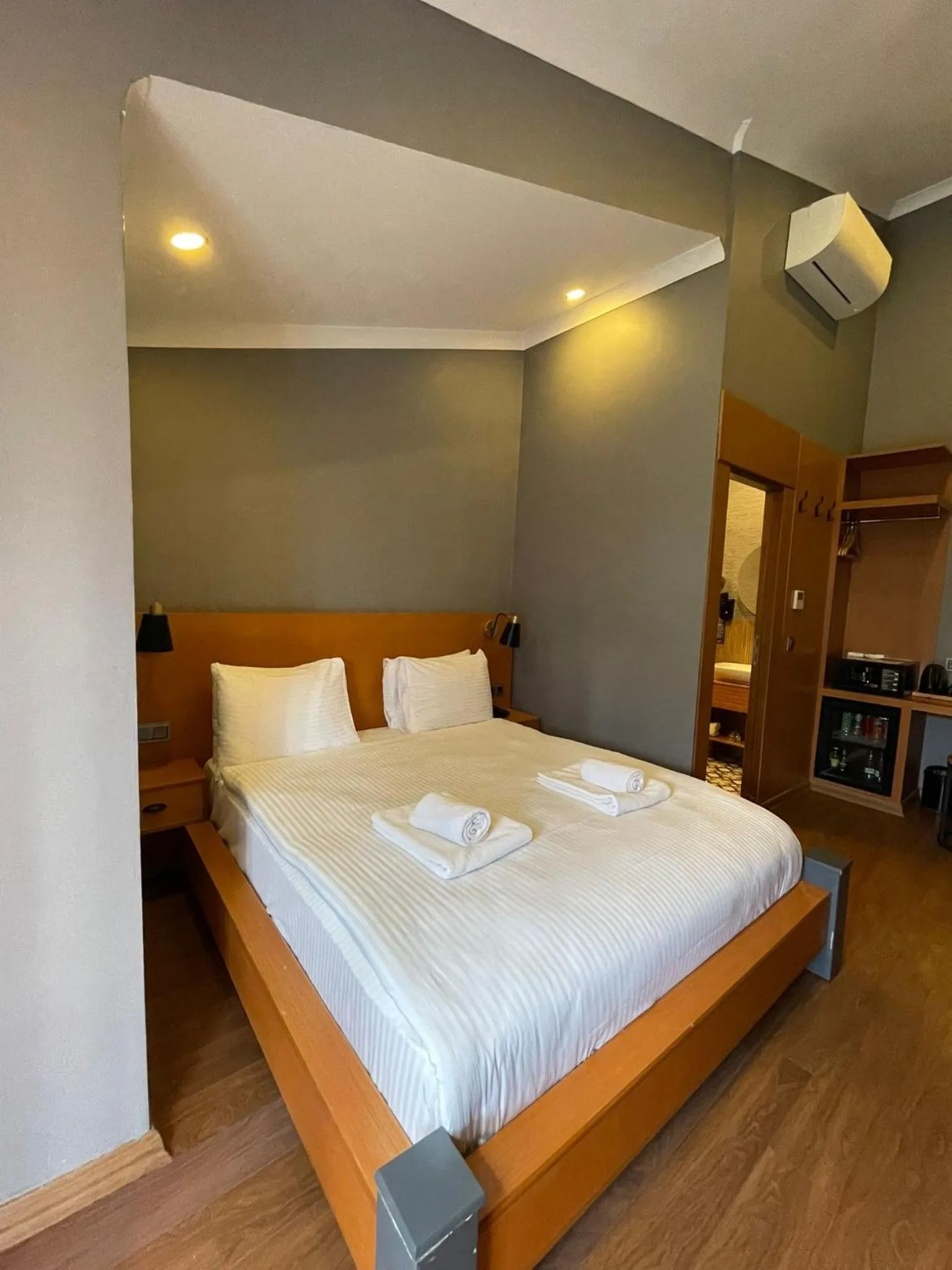 Bed in Navy Inn & Bungalows