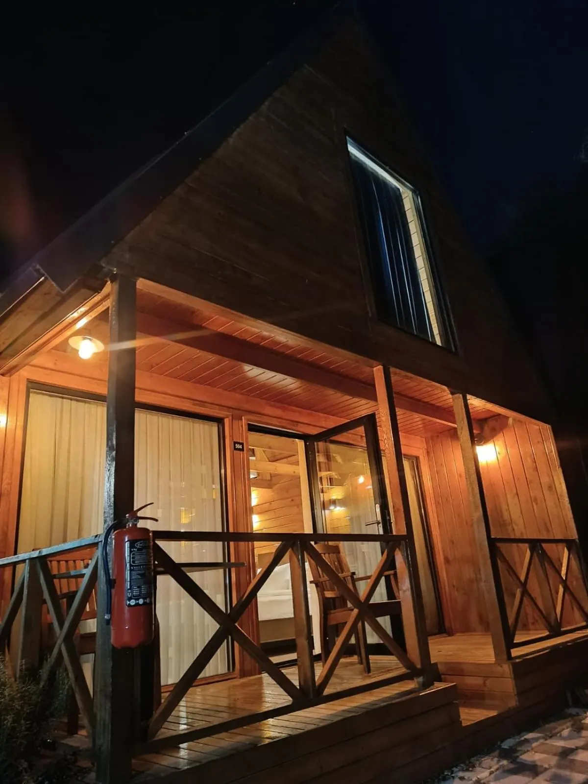 Navy Inn & Bungalows