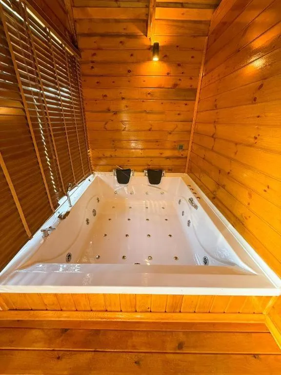 Navy Inn & Bungalows