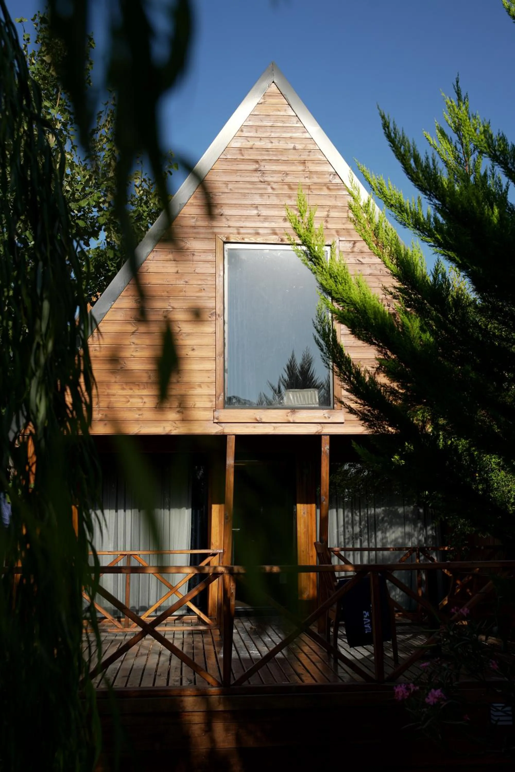 Navy Inn & Bungalows