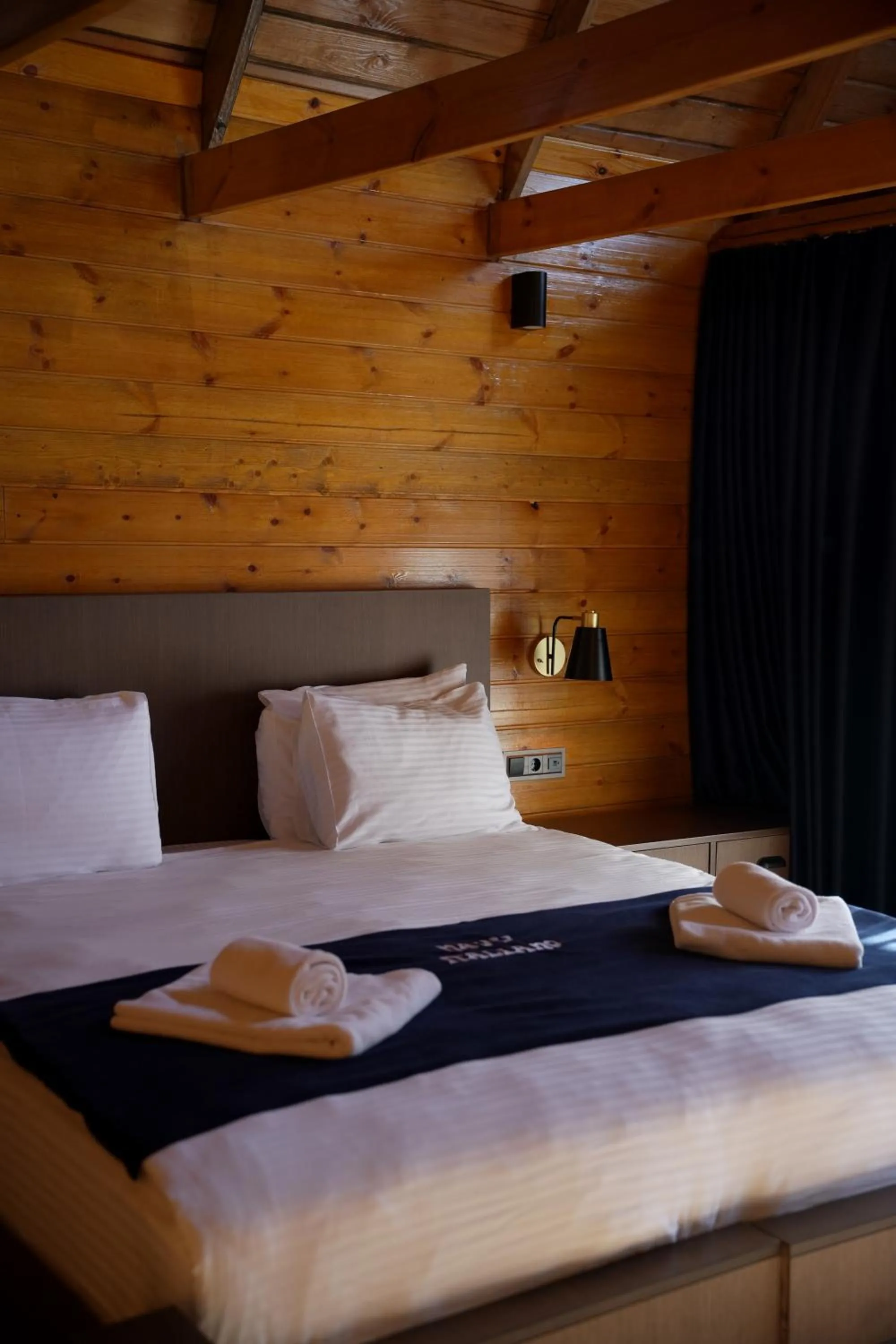 Bed in Navy Inn & Bungalows