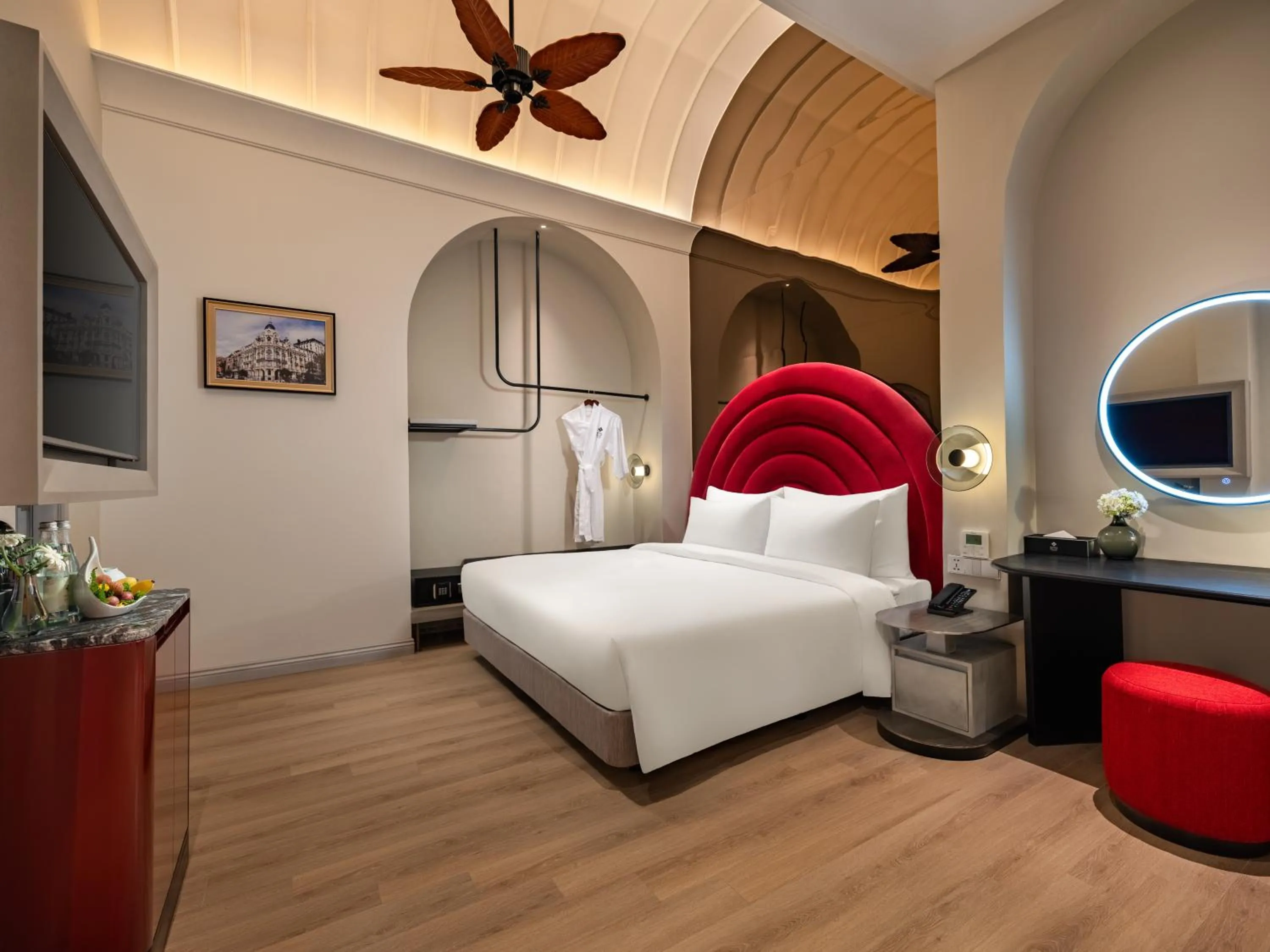 Bedroom, Bed in GRAND HOTEL du LAC Boutique Saigon