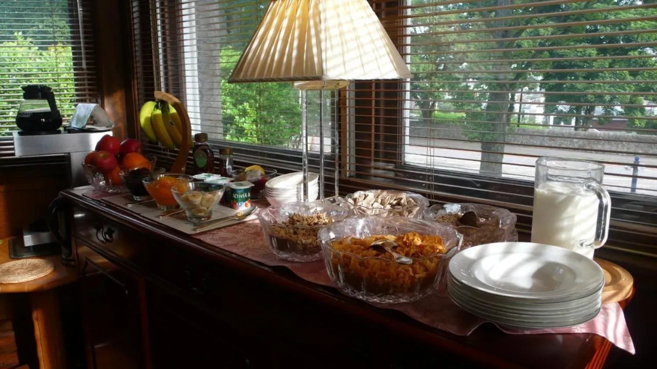 Day in Sandilands House